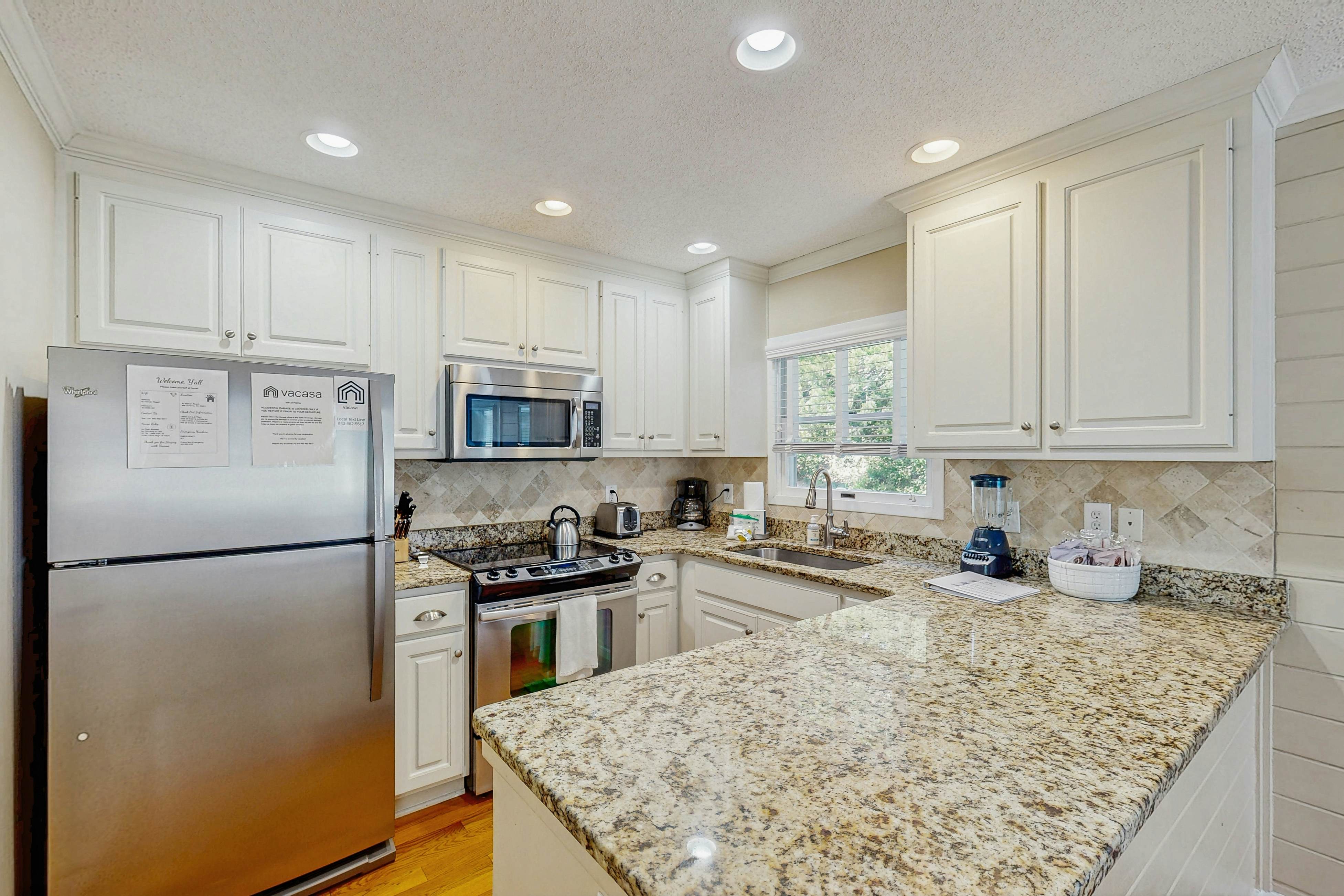 Beautifully decorated cottage steps from the beach with pool & open layout