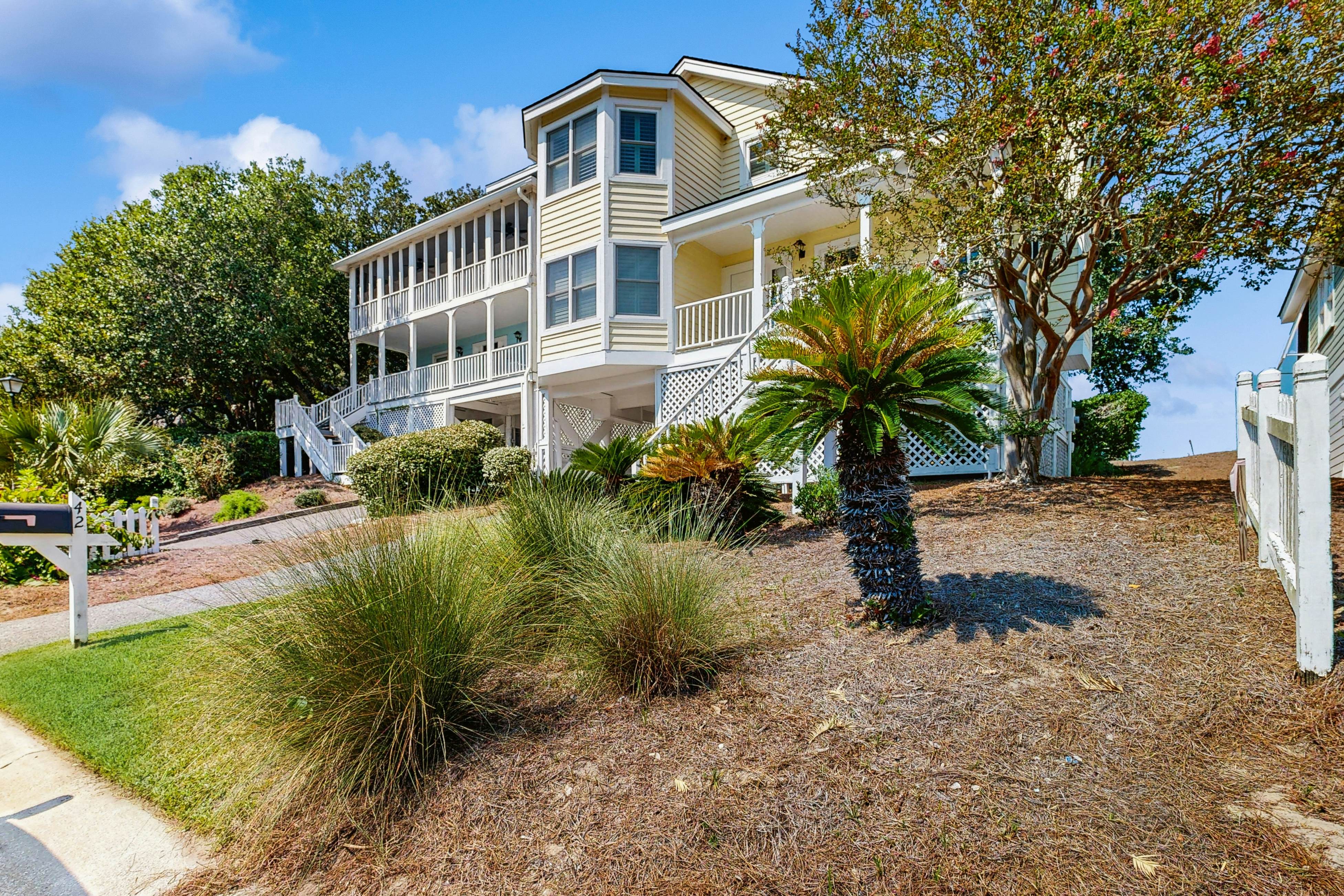 Beautifully decorated cottage steps from the beach with pool & open layout