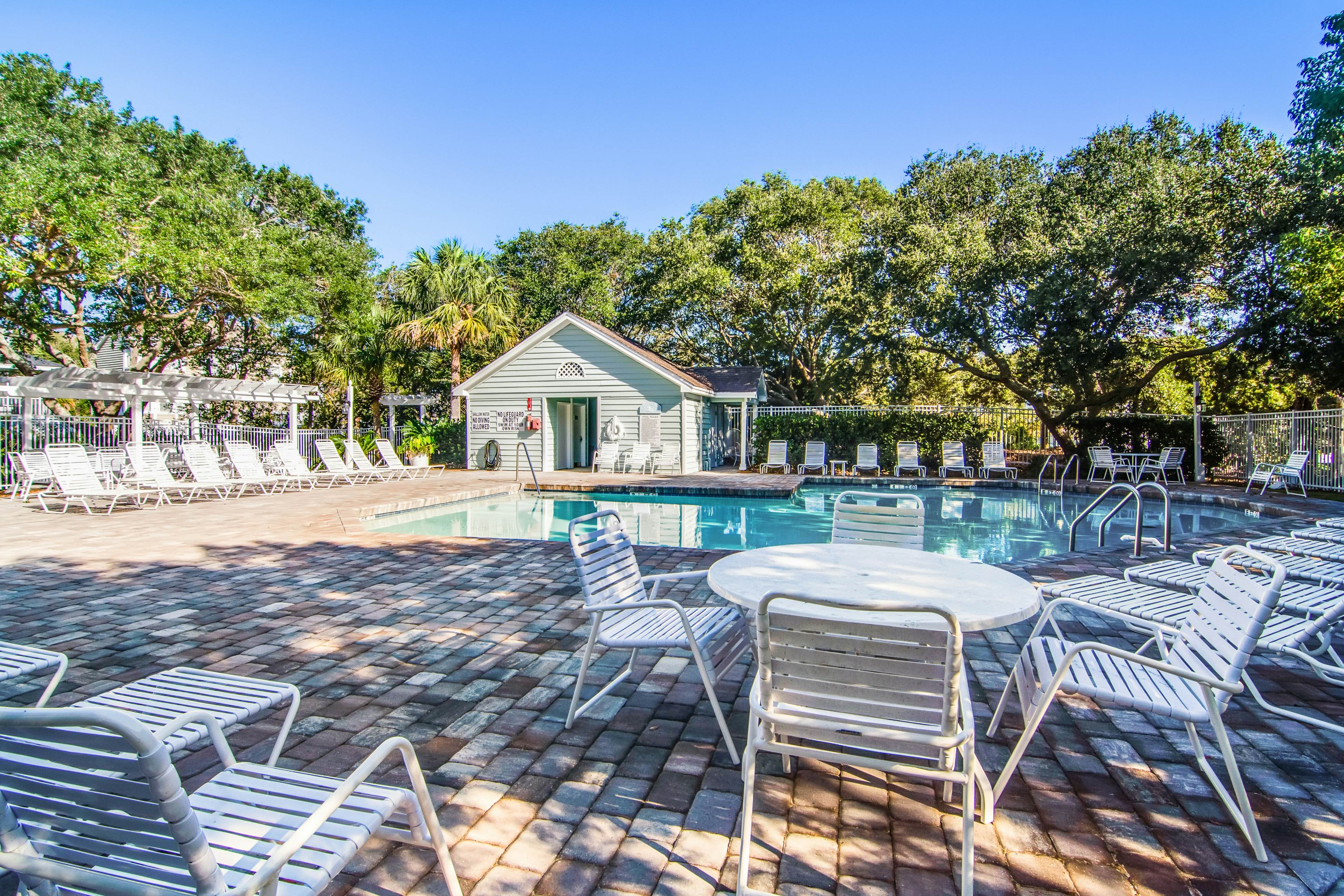 Beautifully decorated cottage steps from the beach with pool & open layout