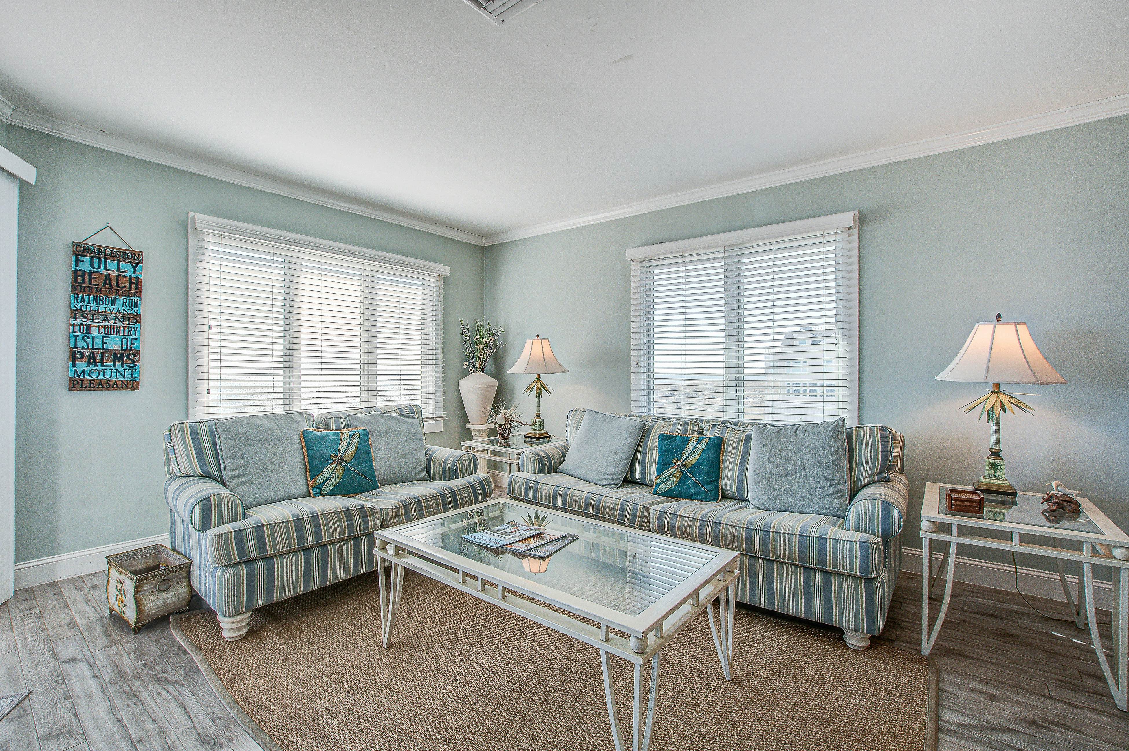 Top-floor Oceanfront Villa with spectacular ocean views - prime location