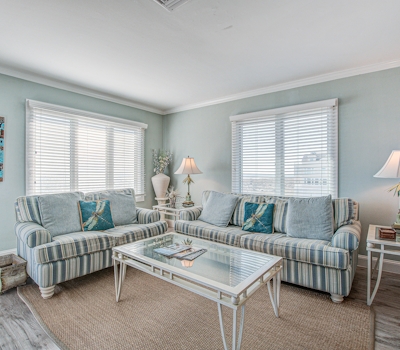 Top-floor Oceanfront Villa with spectacular ocean views - prime location