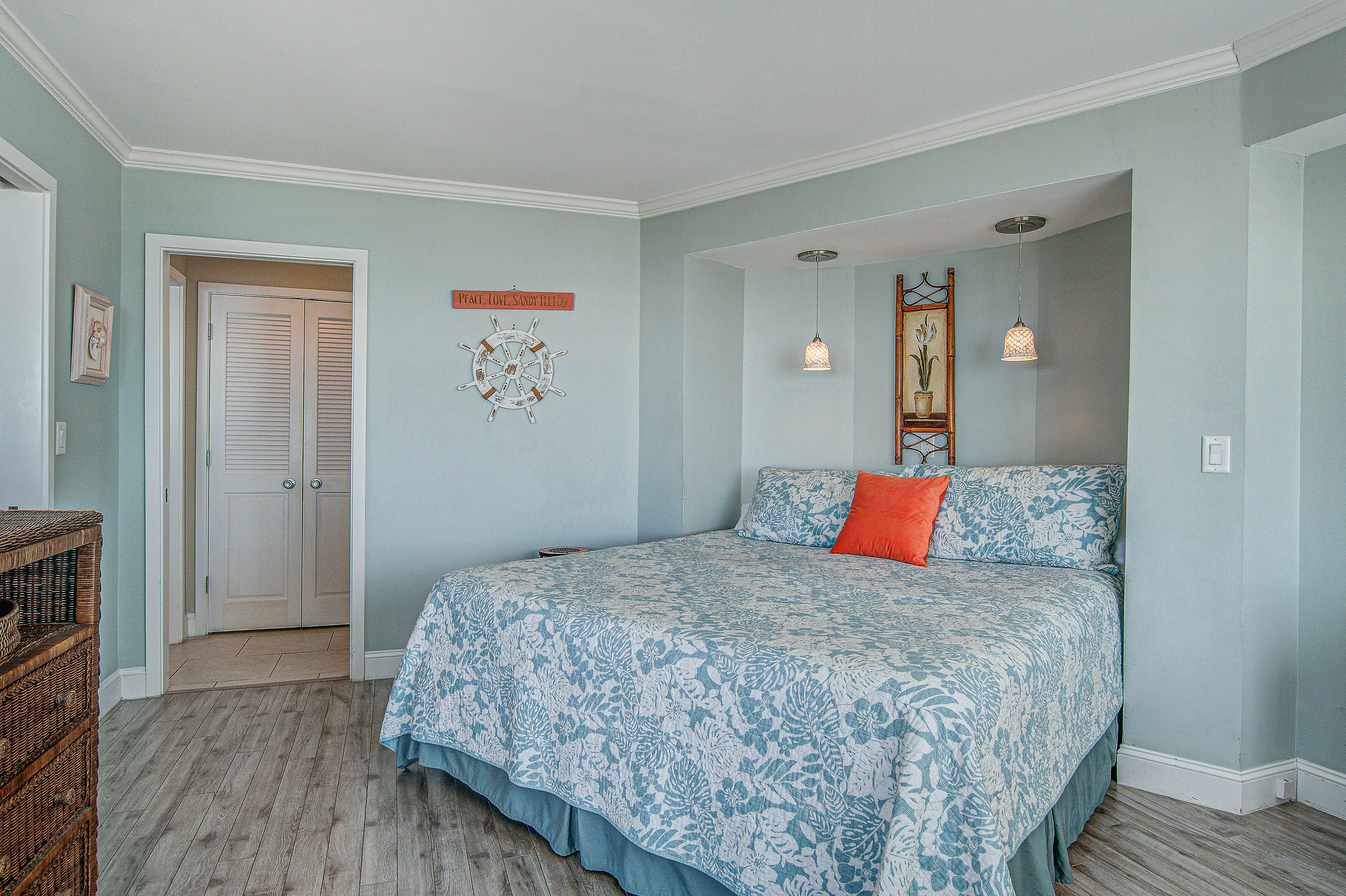 Top-floor Oceanfront Villa with spectacular ocean views - prime location