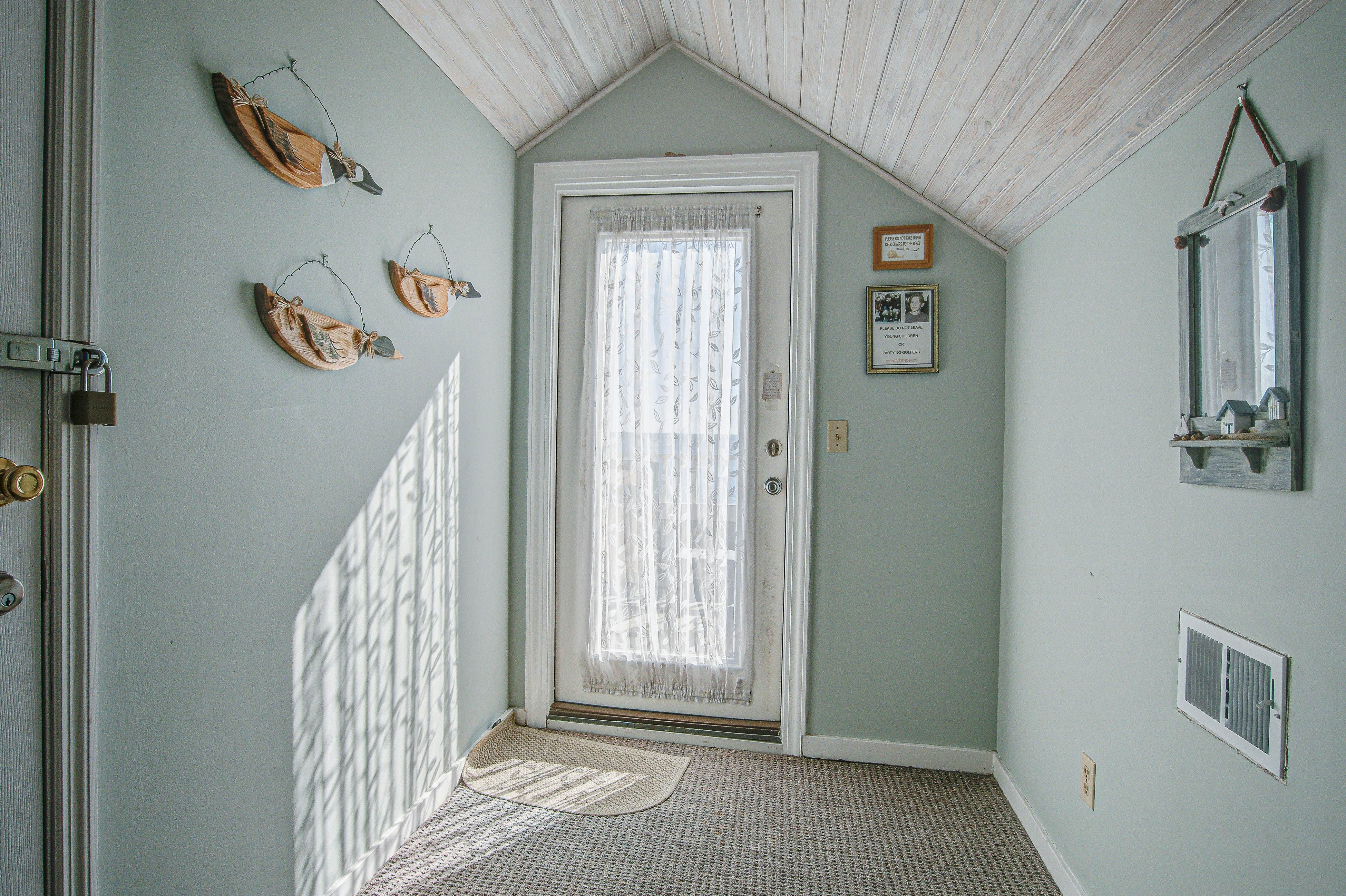 Top-floor Oceanfront Villa with spectacular ocean views - prime location