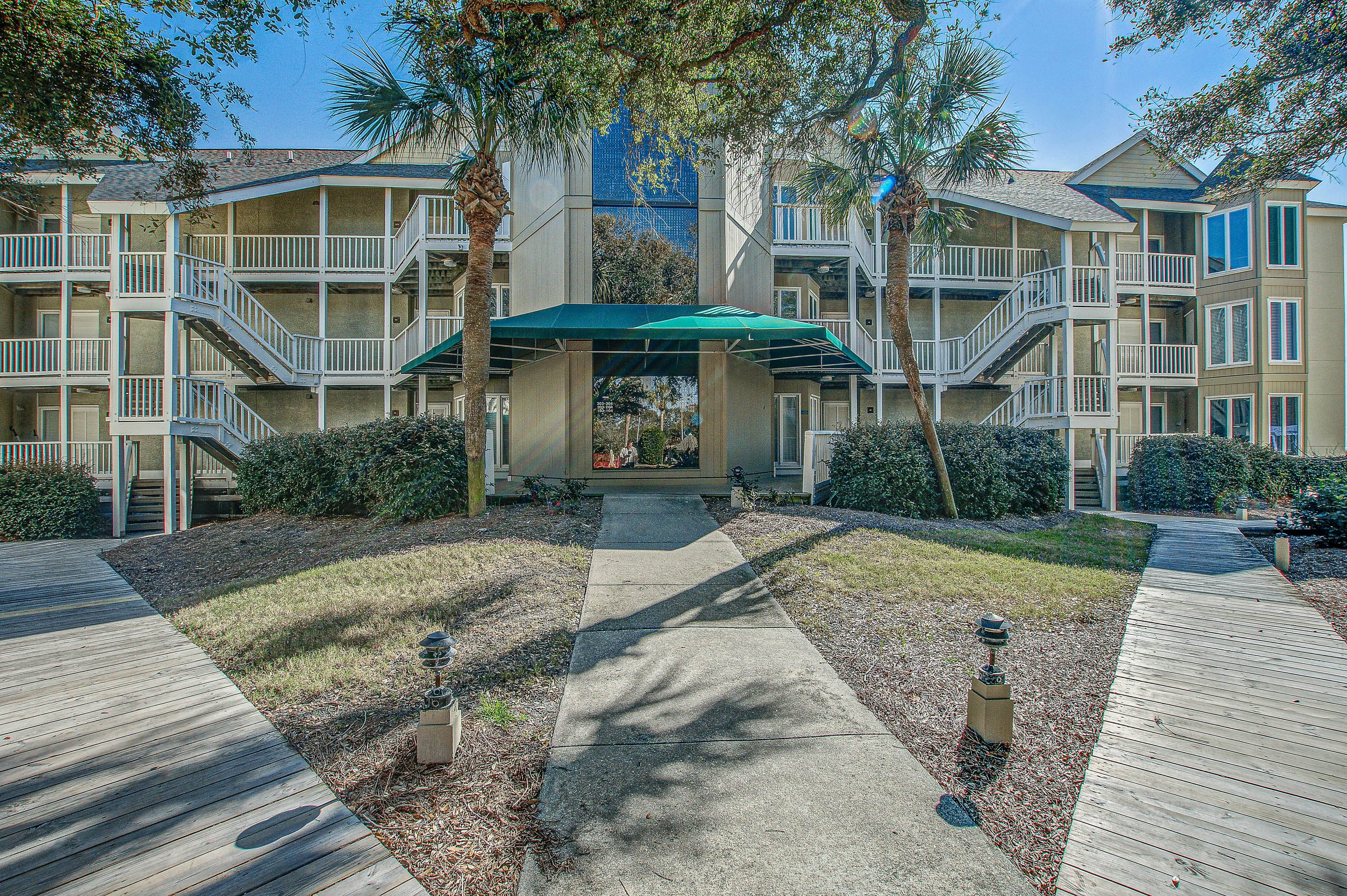 Top-floor Oceanfront Villa with spectacular ocean views - prime location
