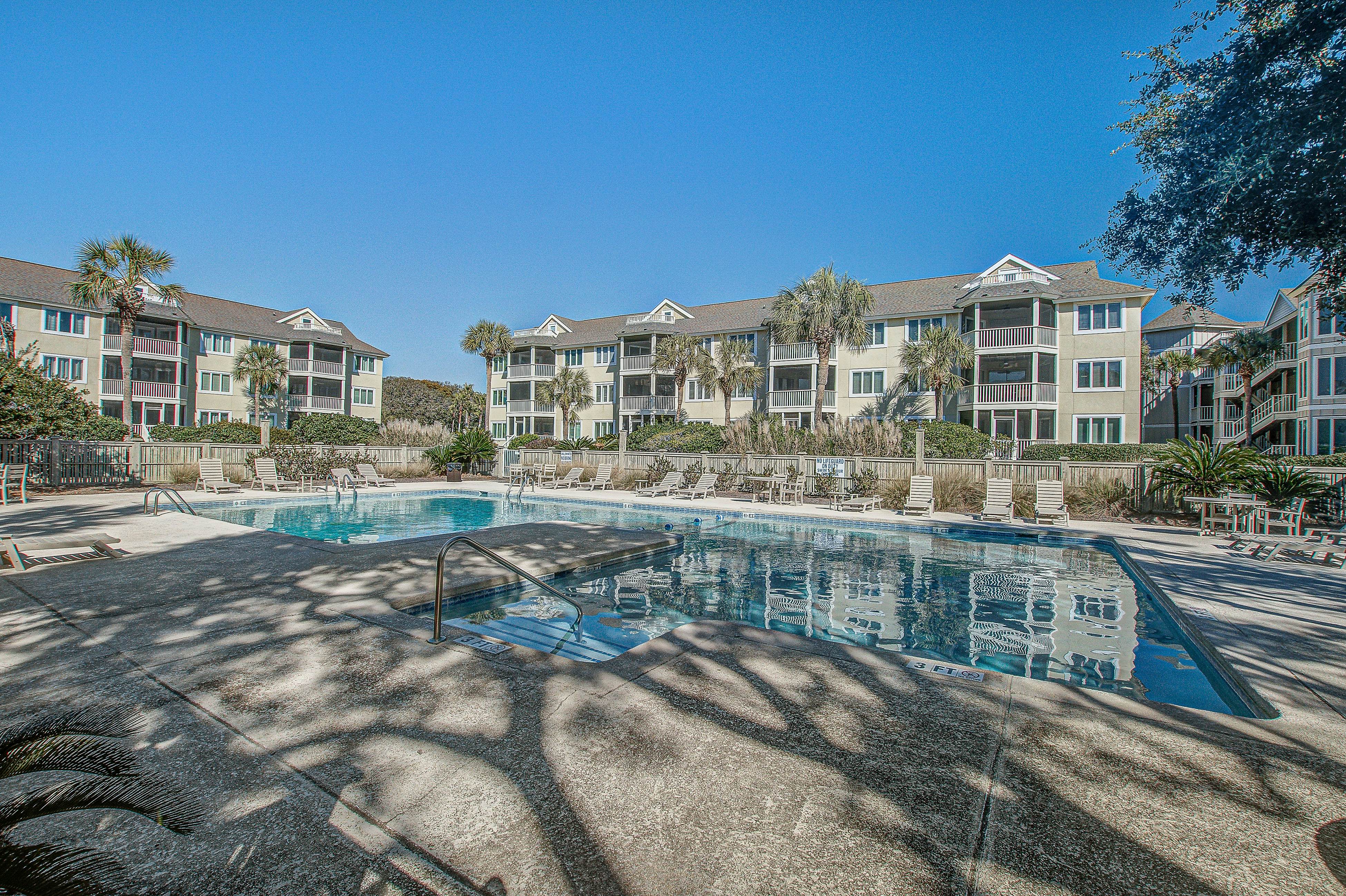 Top-floor Oceanfront Villa with spectacular ocean views - prime location