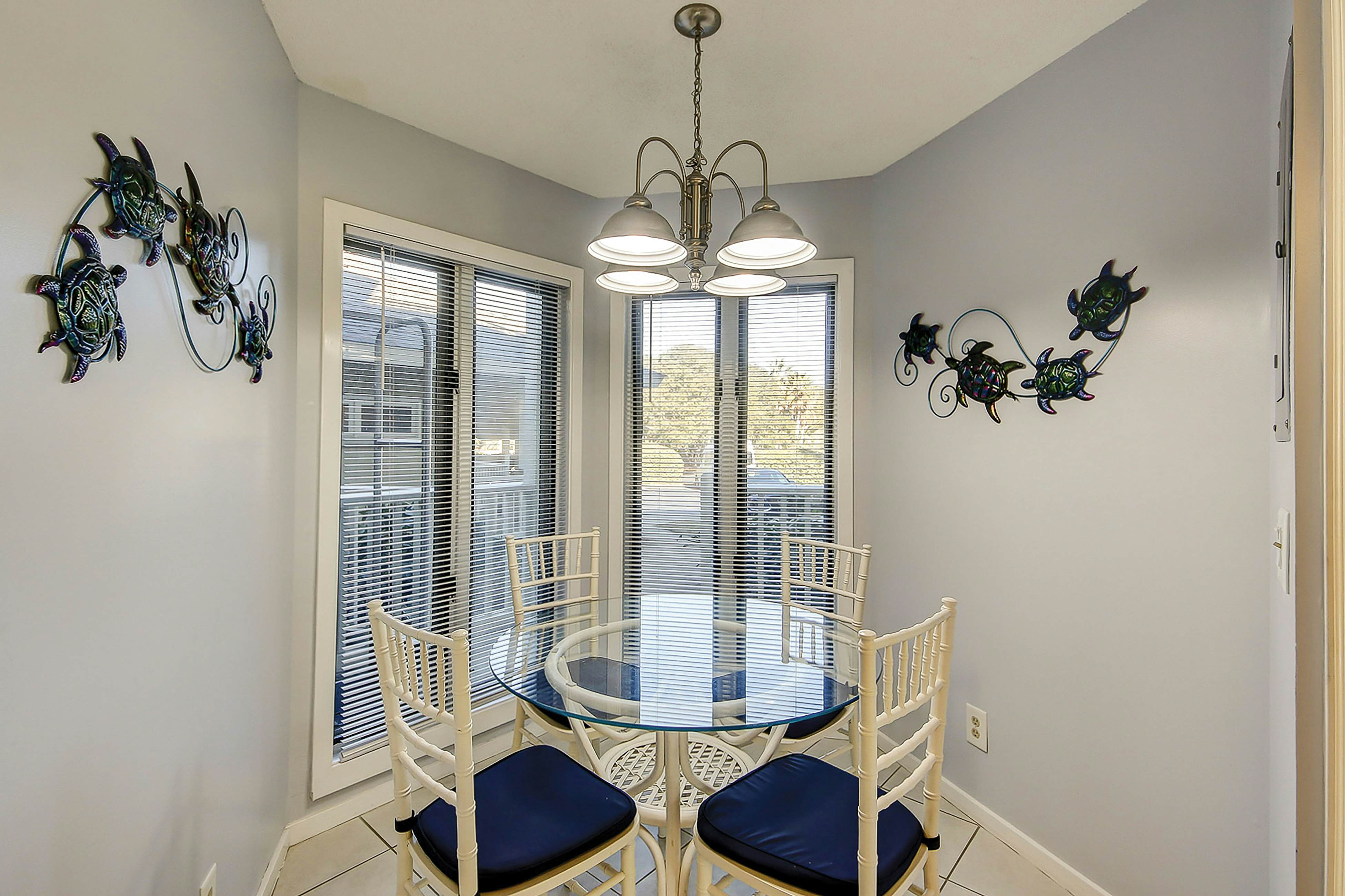 1st-floor condo with beach access, patio, & outdoor pool - snowbirds welcome