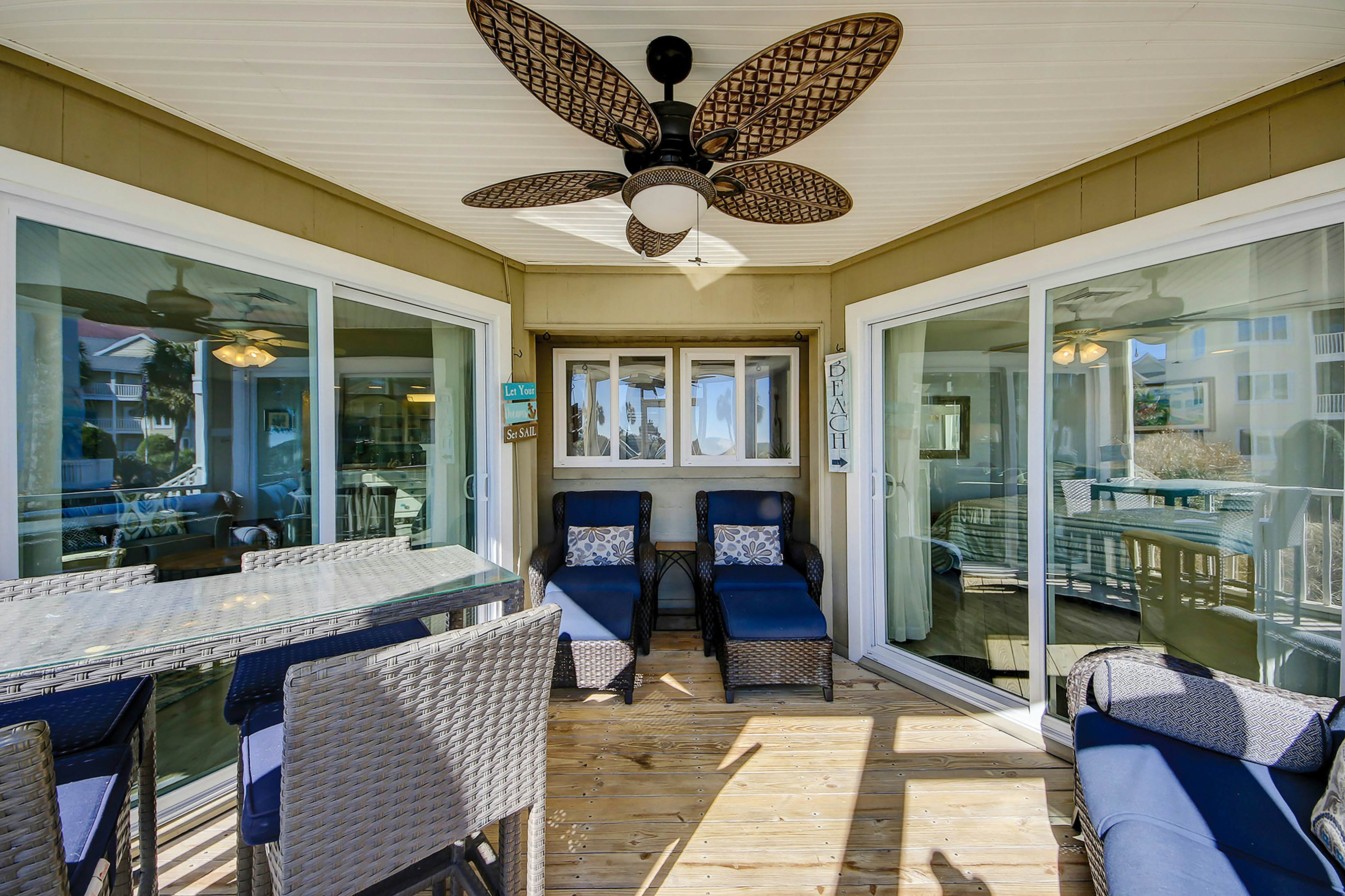 1st-floor condo with beach access, patio, & outdoor pool - snowbirds welcome