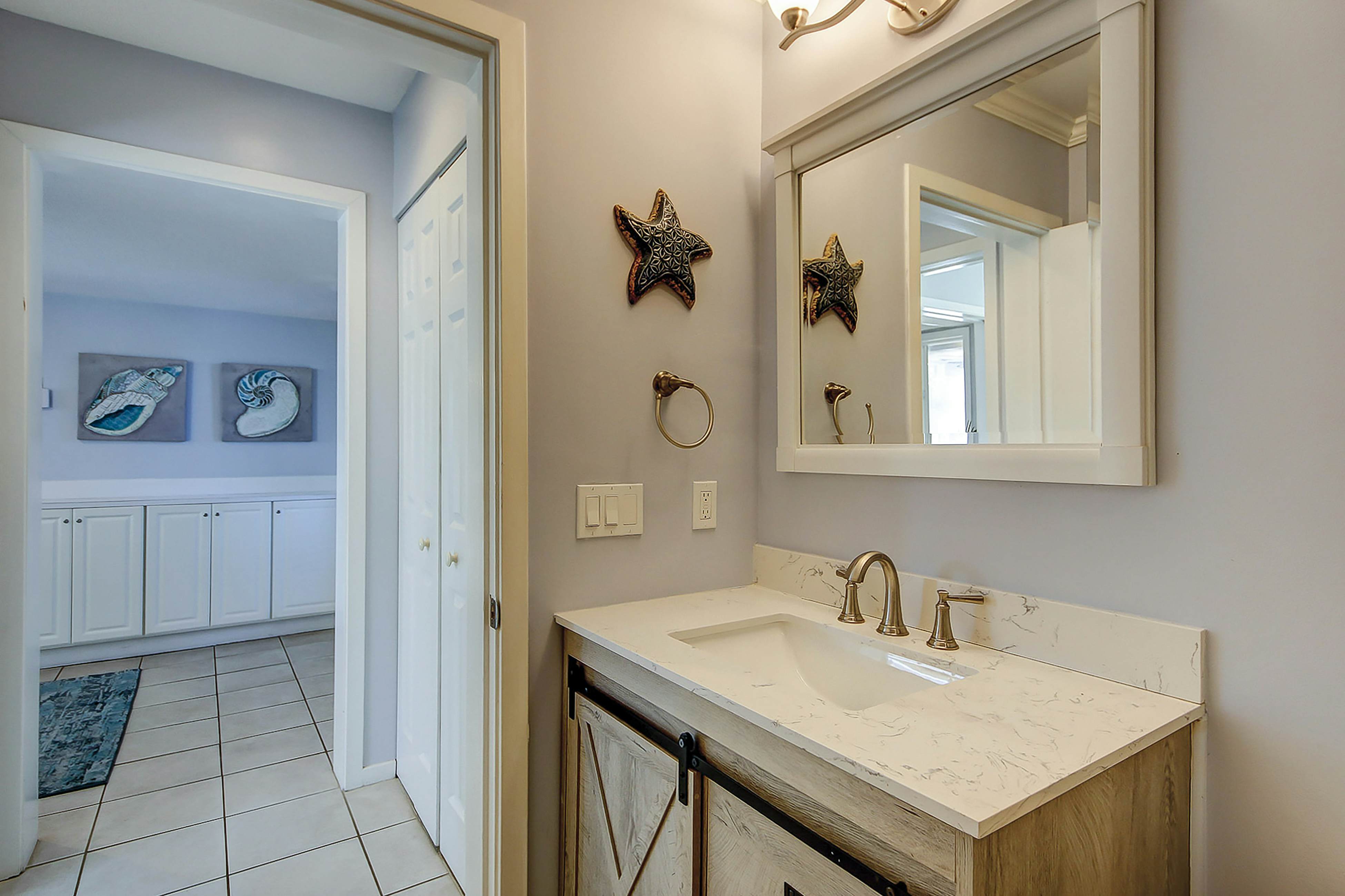 1st-floor condo with beach access, patio, & outdoor pool - snowbirds welcome