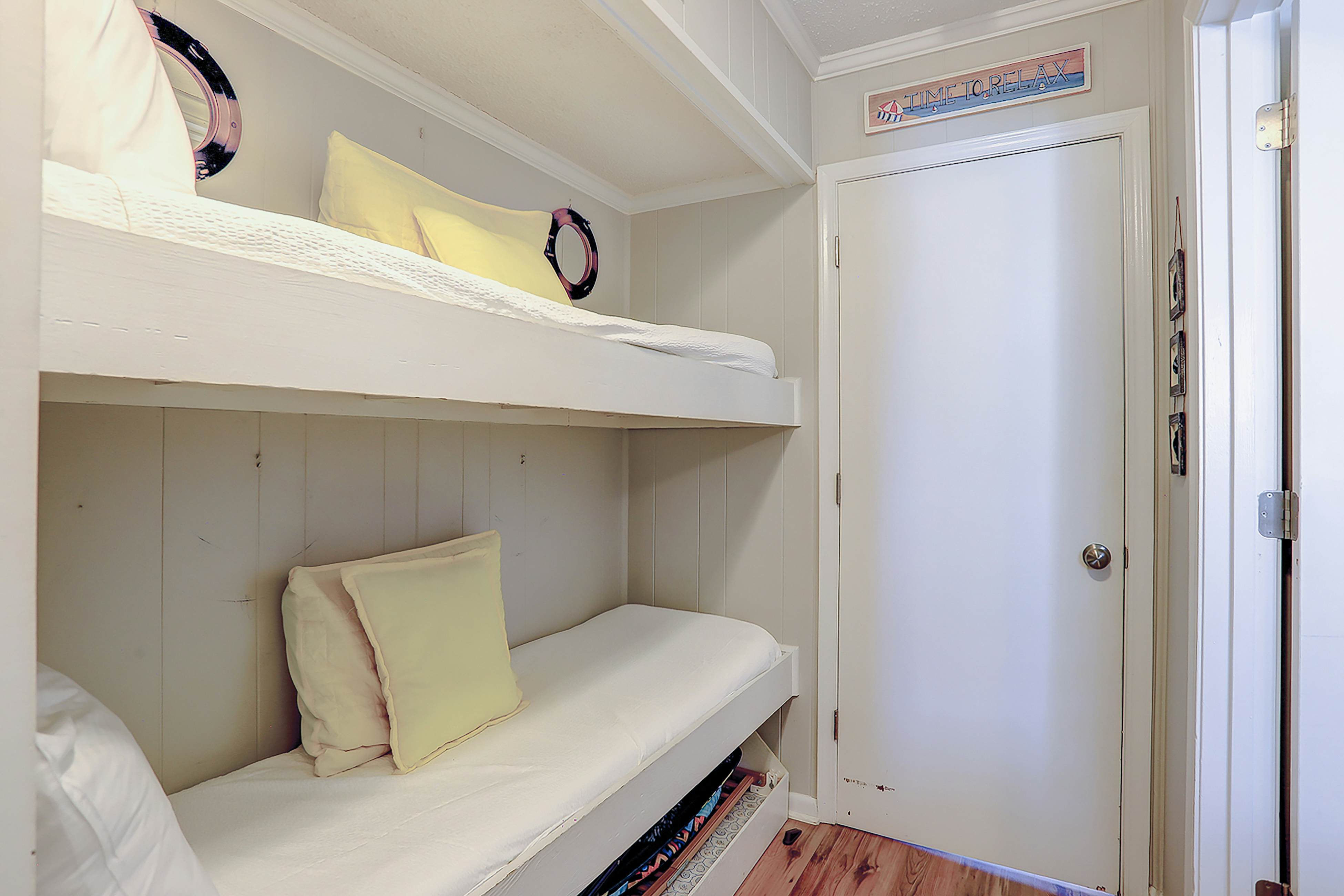 Beachfront condo with pool, beach access, pier, private balcony, & central AC