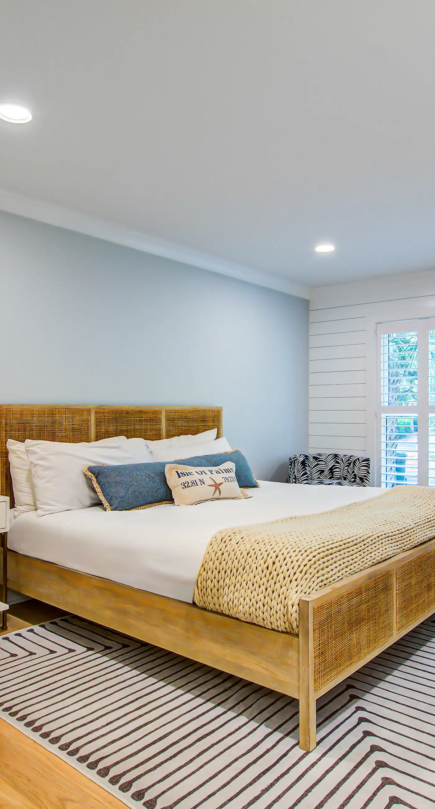 Stunning home, close to beach with large deck, pool & outdoor shower