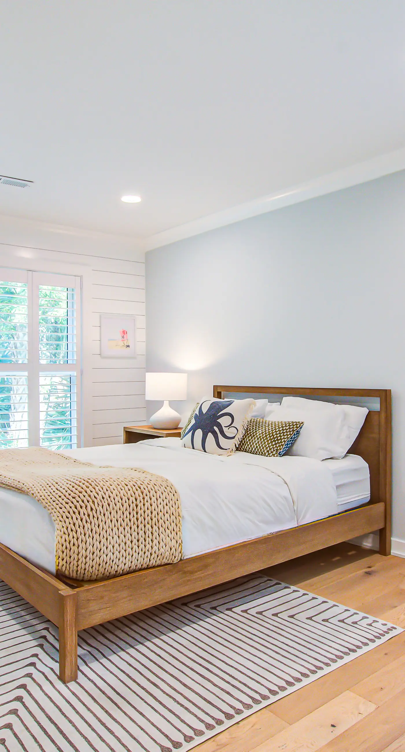 Stunning home, close to beach with large deck, pool & outdoor shower