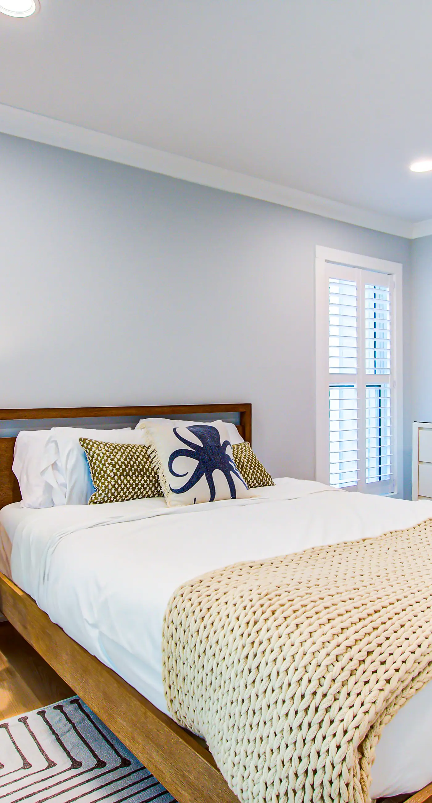 Stunning home, close to beach with large deck, pool & outdoor shower