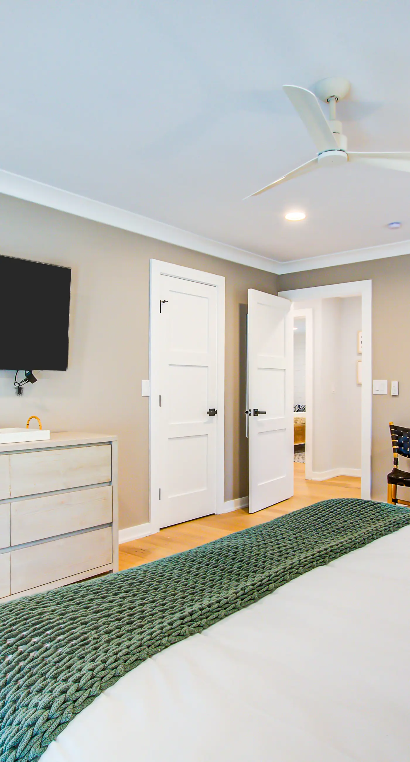 Stunning home, close to beach with large deck, pool & outdoor shower