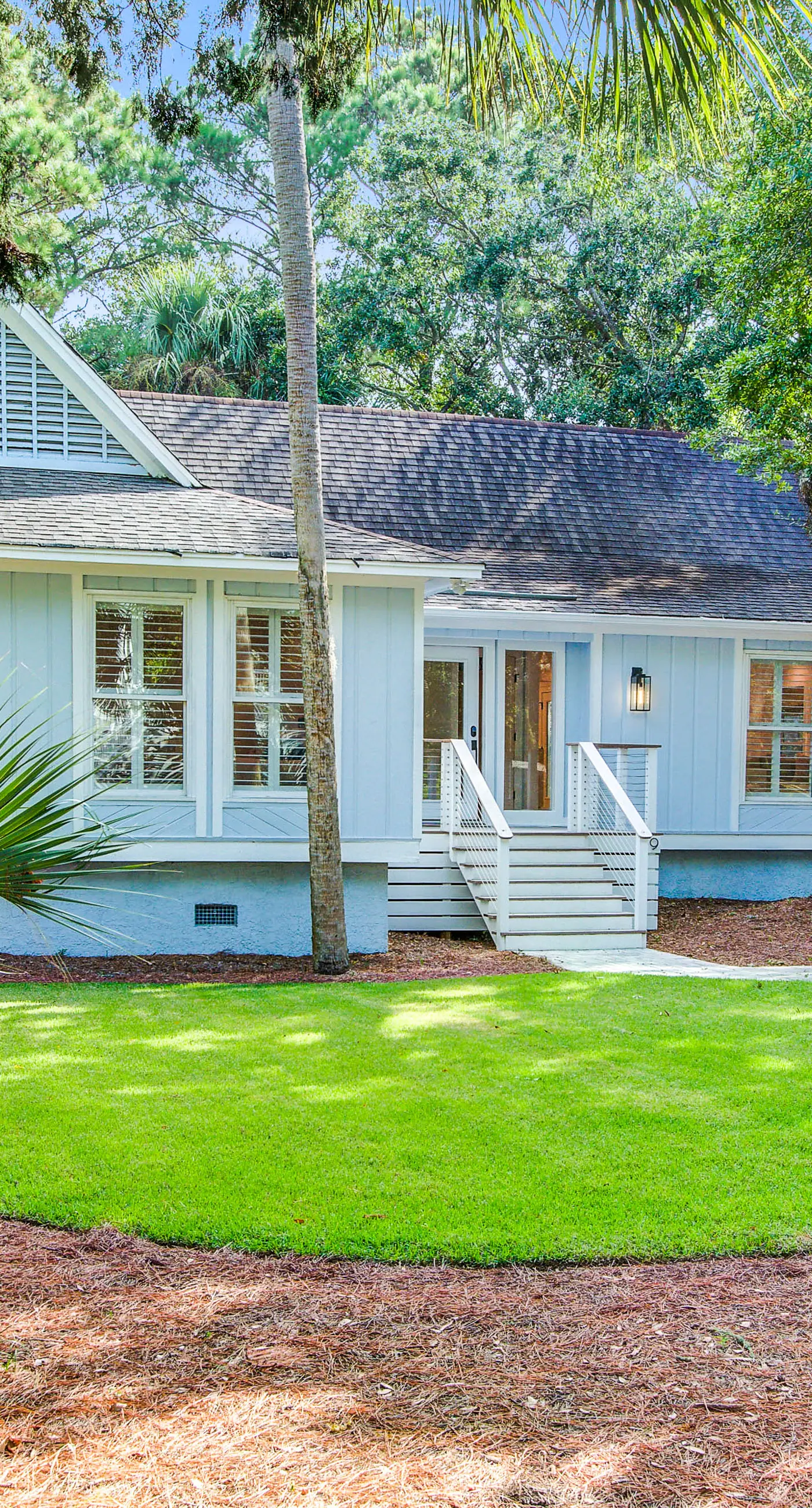 Stunning home, close to beach with large deck, pool & outdoor shower