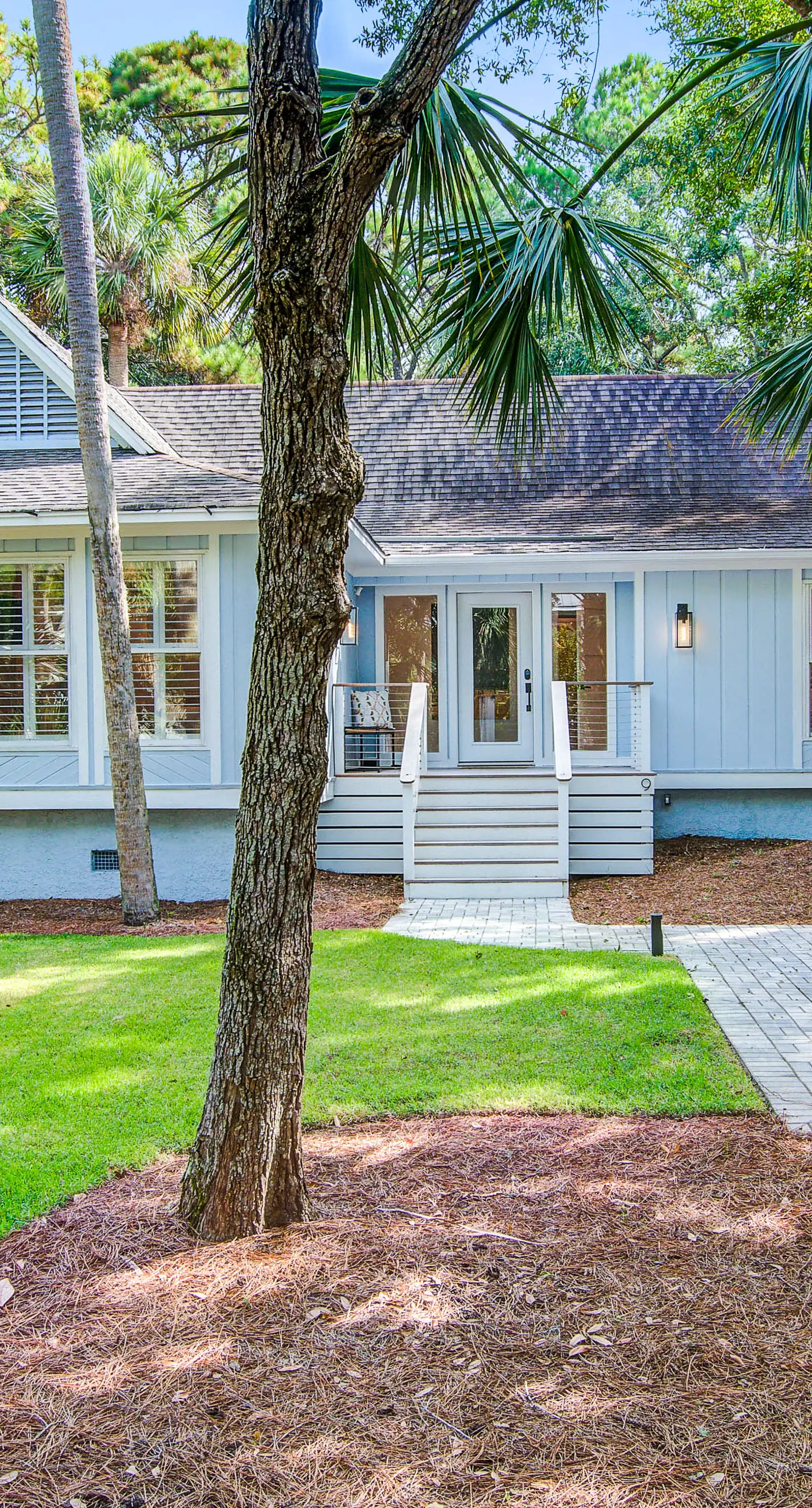Stunning home, close to beach with large deck, pool & outdoor shower