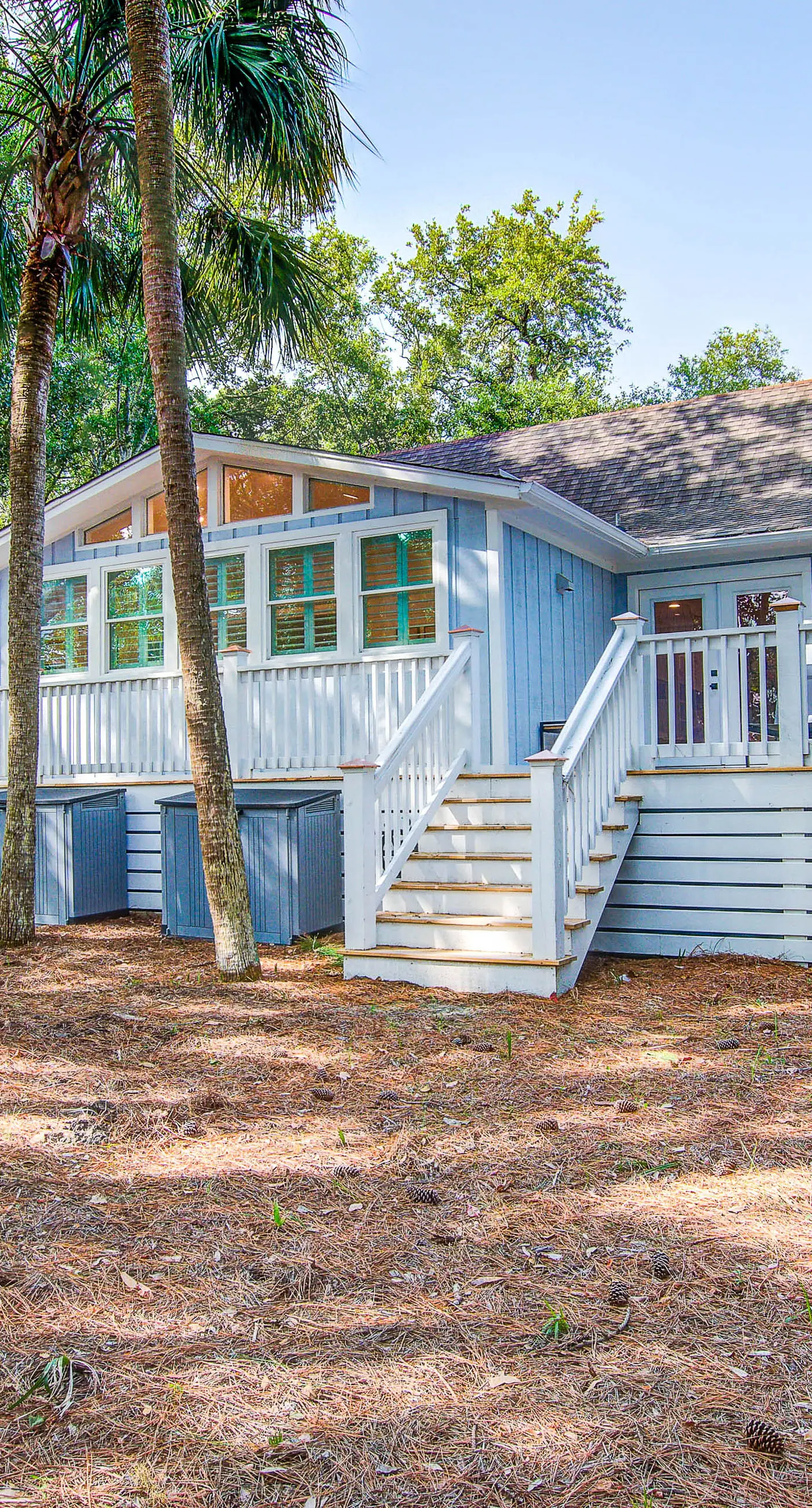 Stunning home, close to beach with large deck, pool & outdoor shower