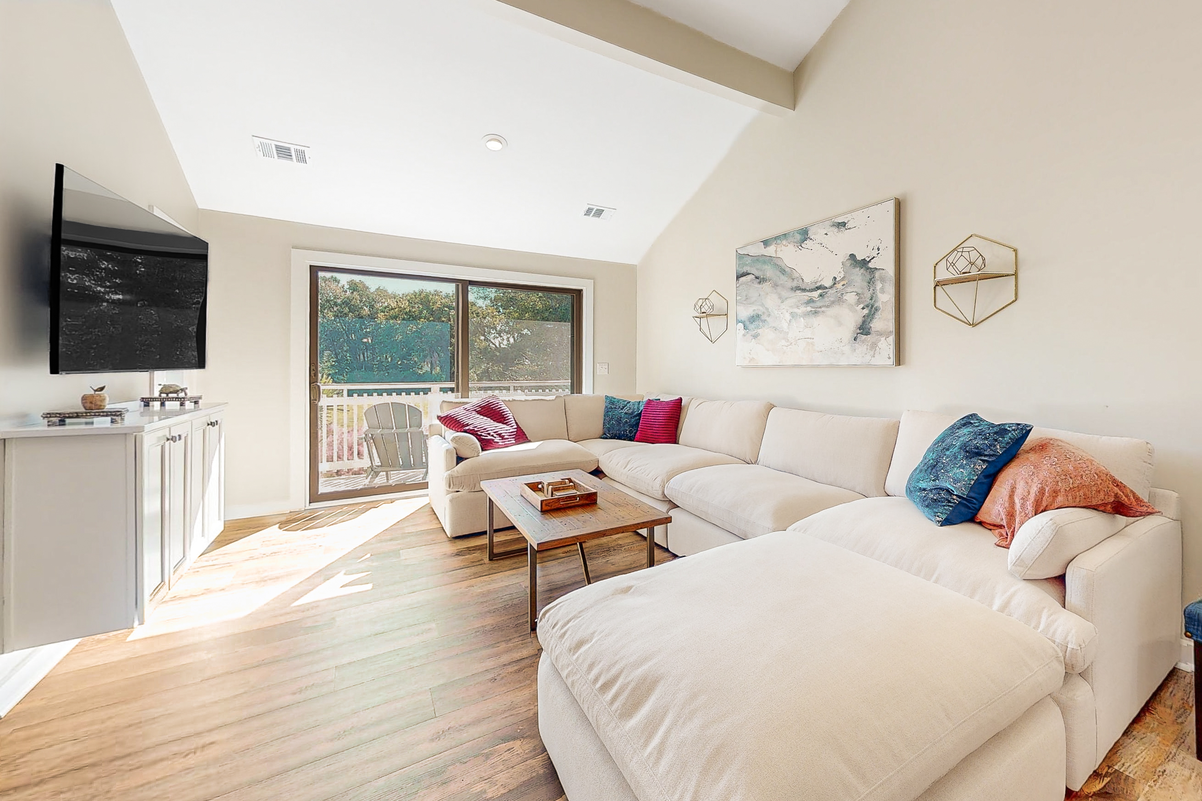 Golf course-front condo with beach access, golf views, outdoor pool, tennis, W/D