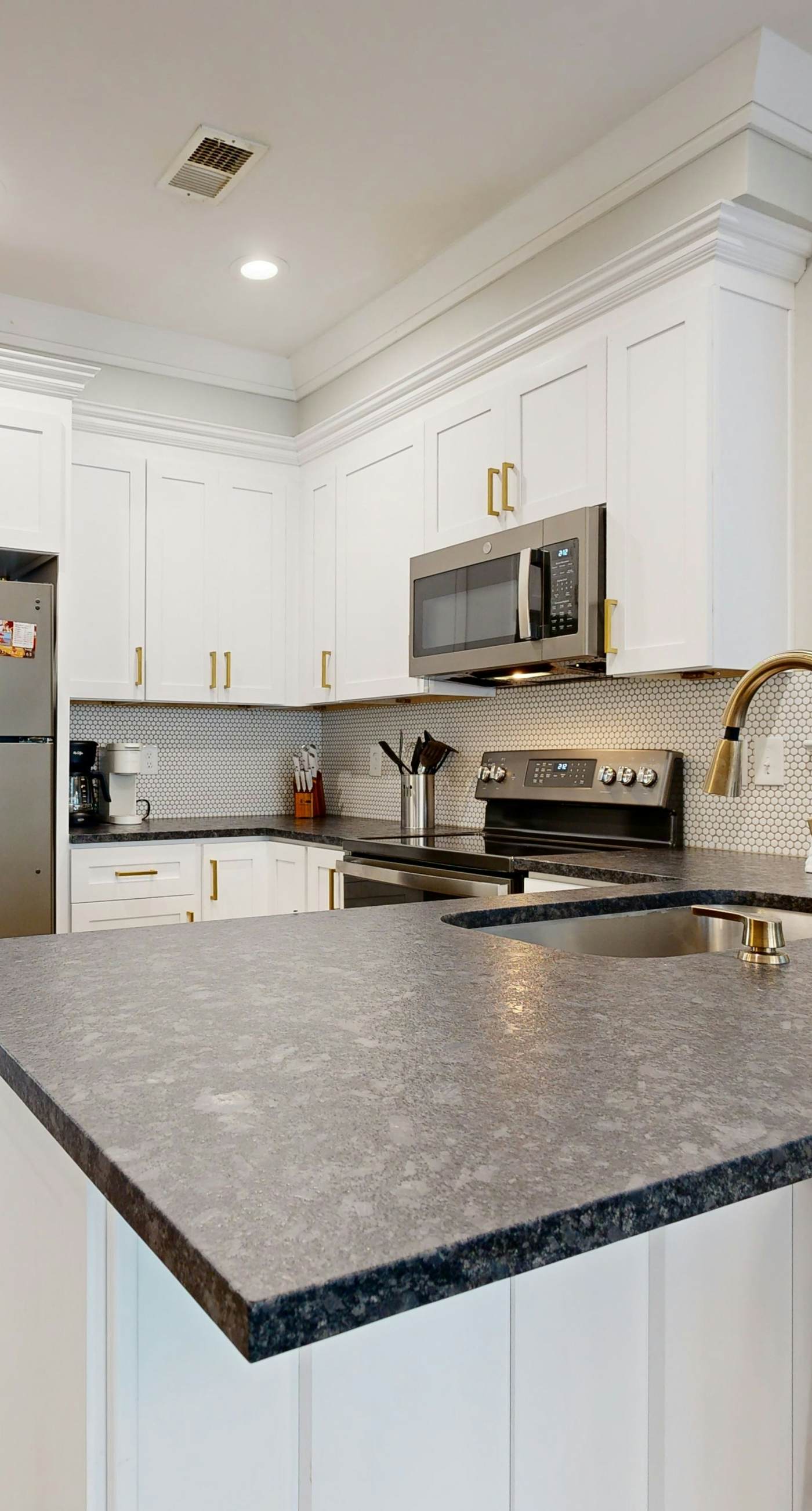 Opulent Ocean-View Escape at Wild Dunes | Tennis, Golf, Steps to Pool & Beach