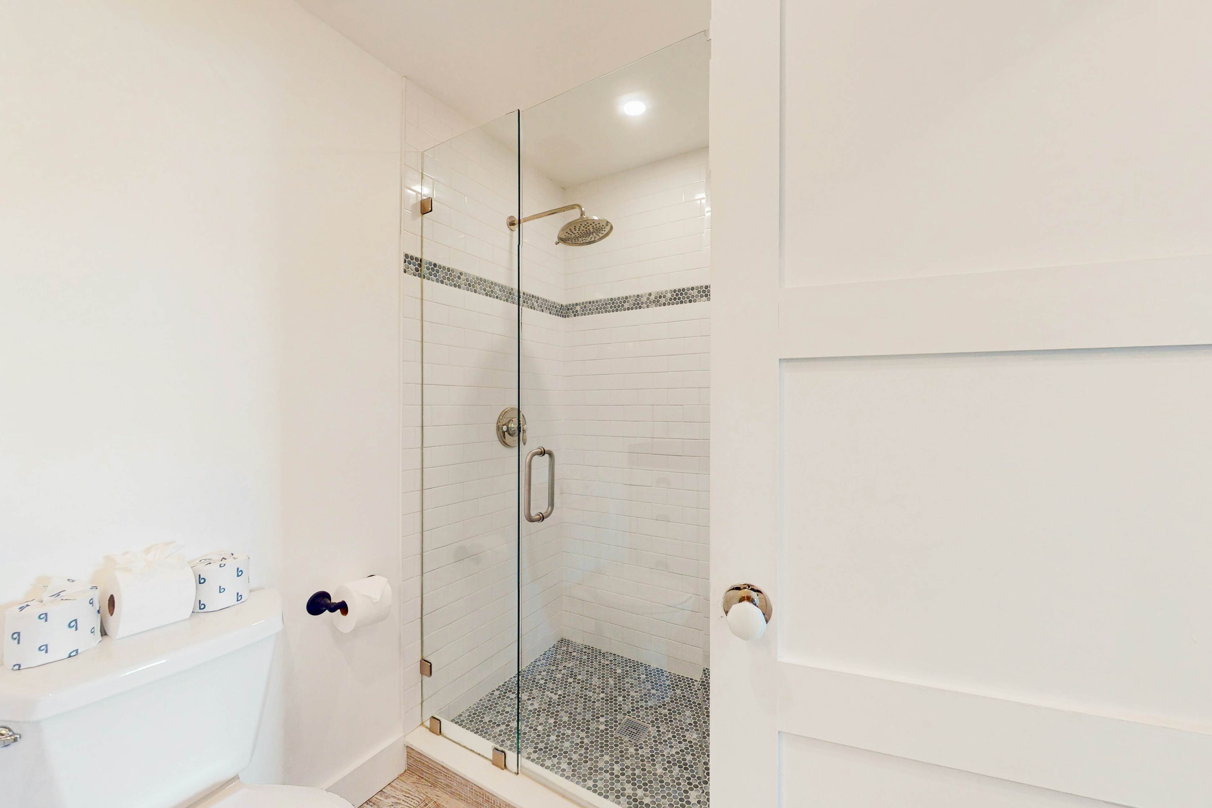 1st-floor riverfront condo w/spectacular river views, balcony, and central AC