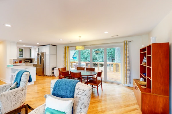 Comfortable dog-friendly home next door to rec center - blocks from beach access