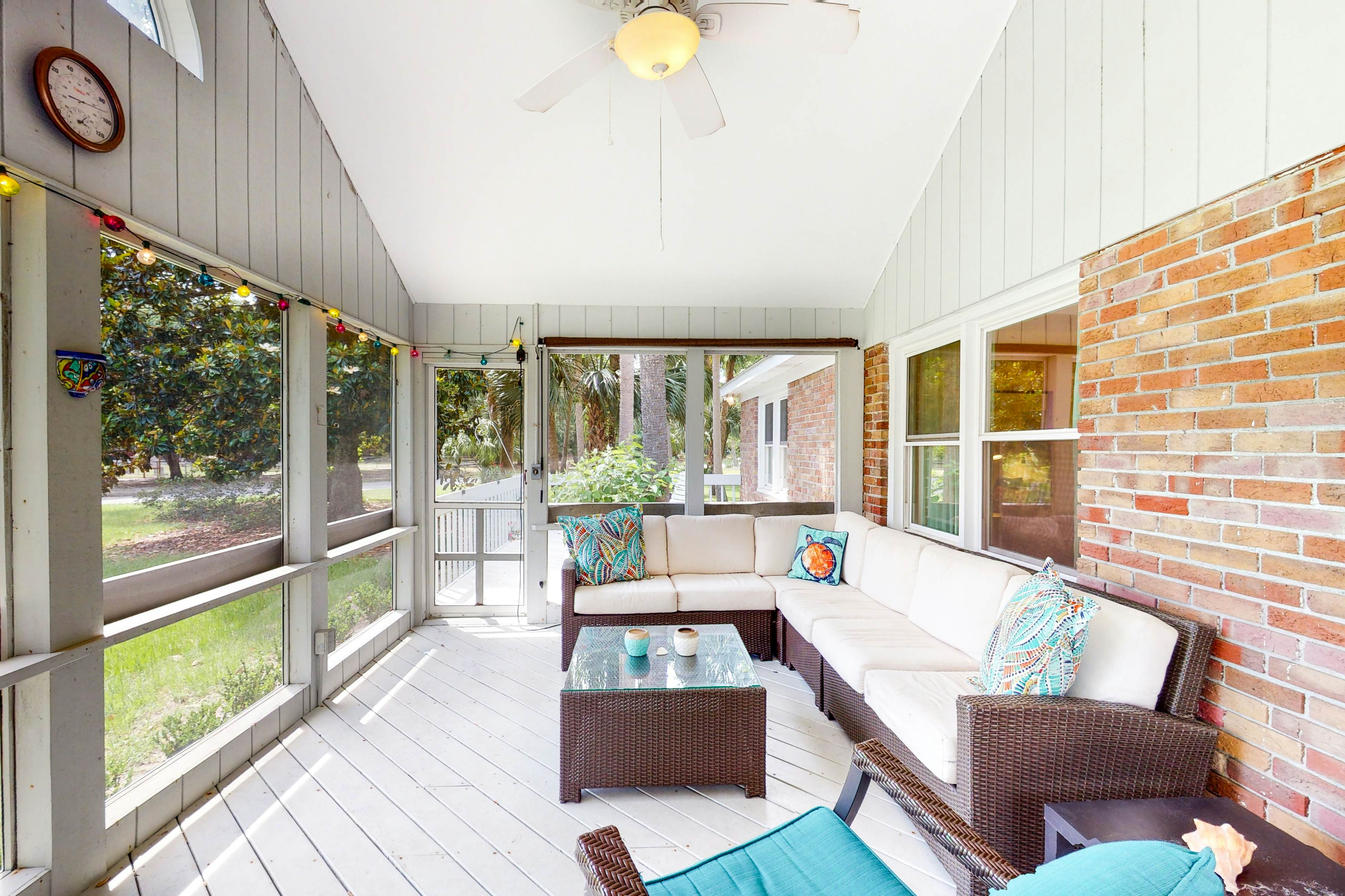 Comfortable dog-friendly home next door to rec center - blocks from beach access