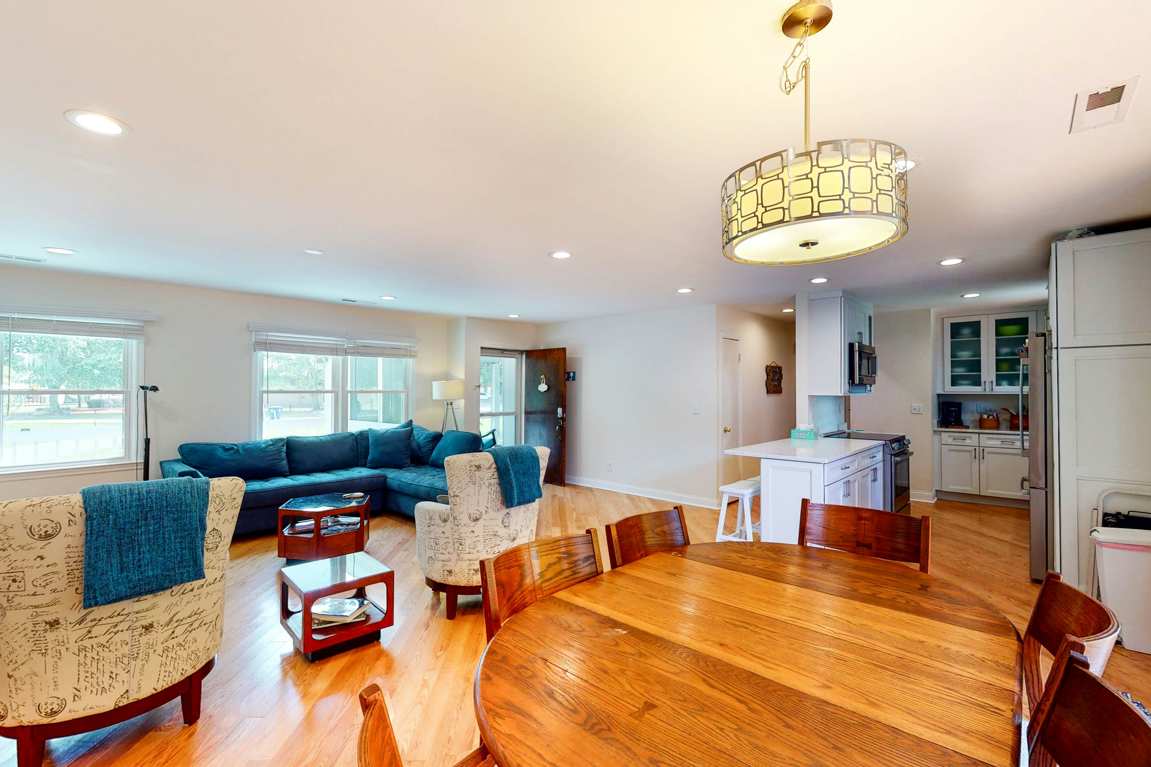 Comfortable dog-friendly home next door to rec center - blocks from beach access