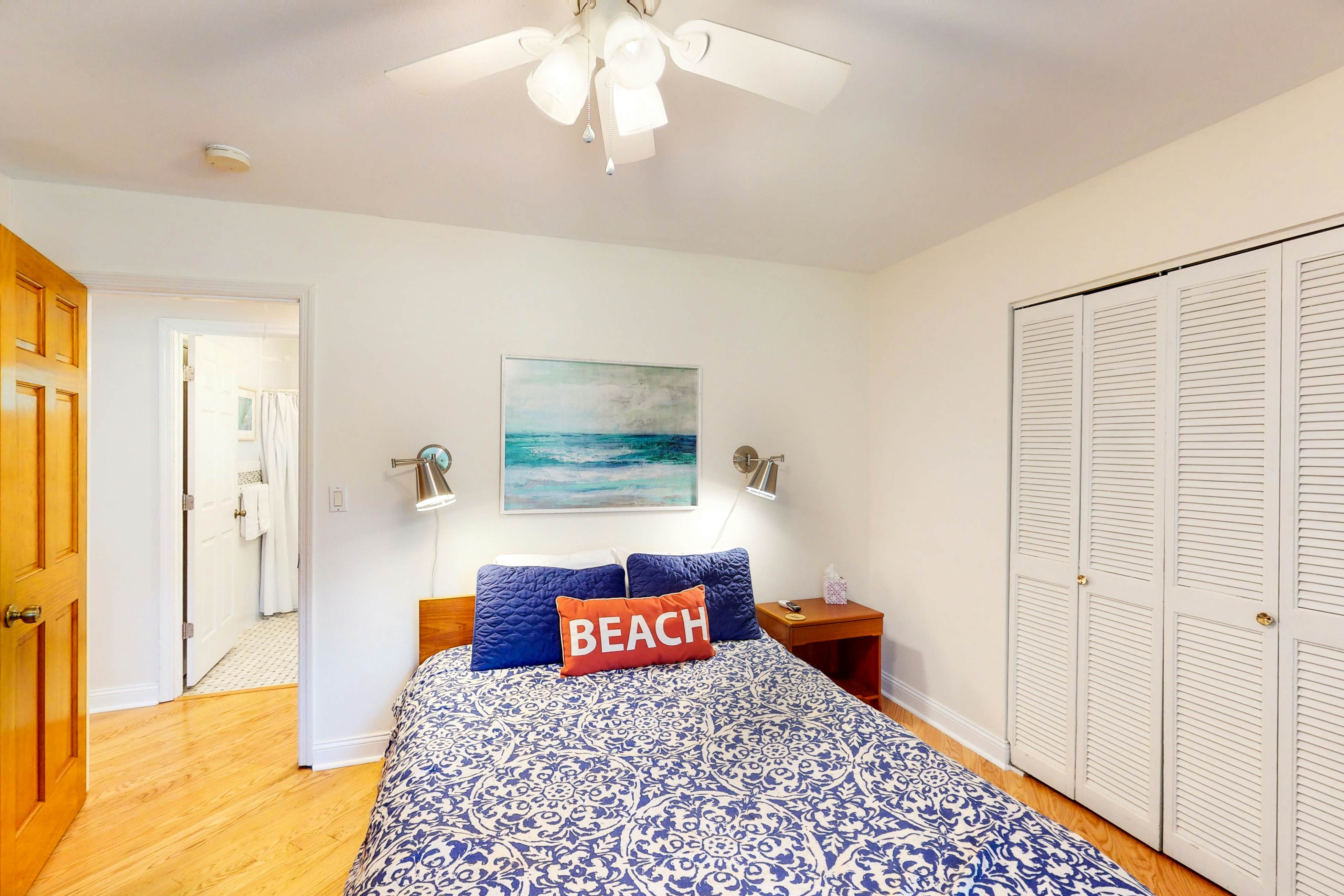 Comfortable dog-friendly home next door to rec center - blocks from beach access