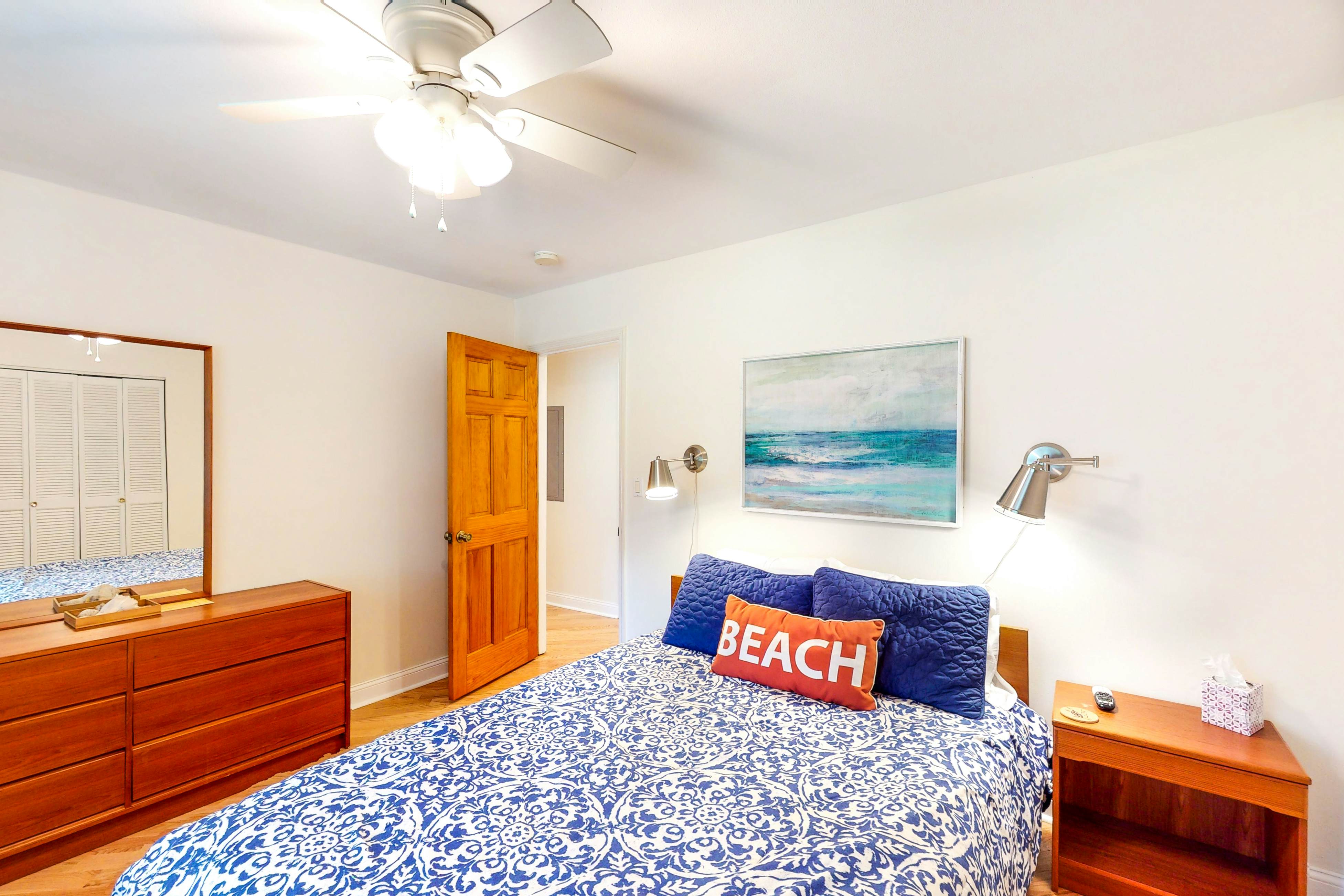 Comfortable dog-friendly home next door to rec center - blocks from beach access