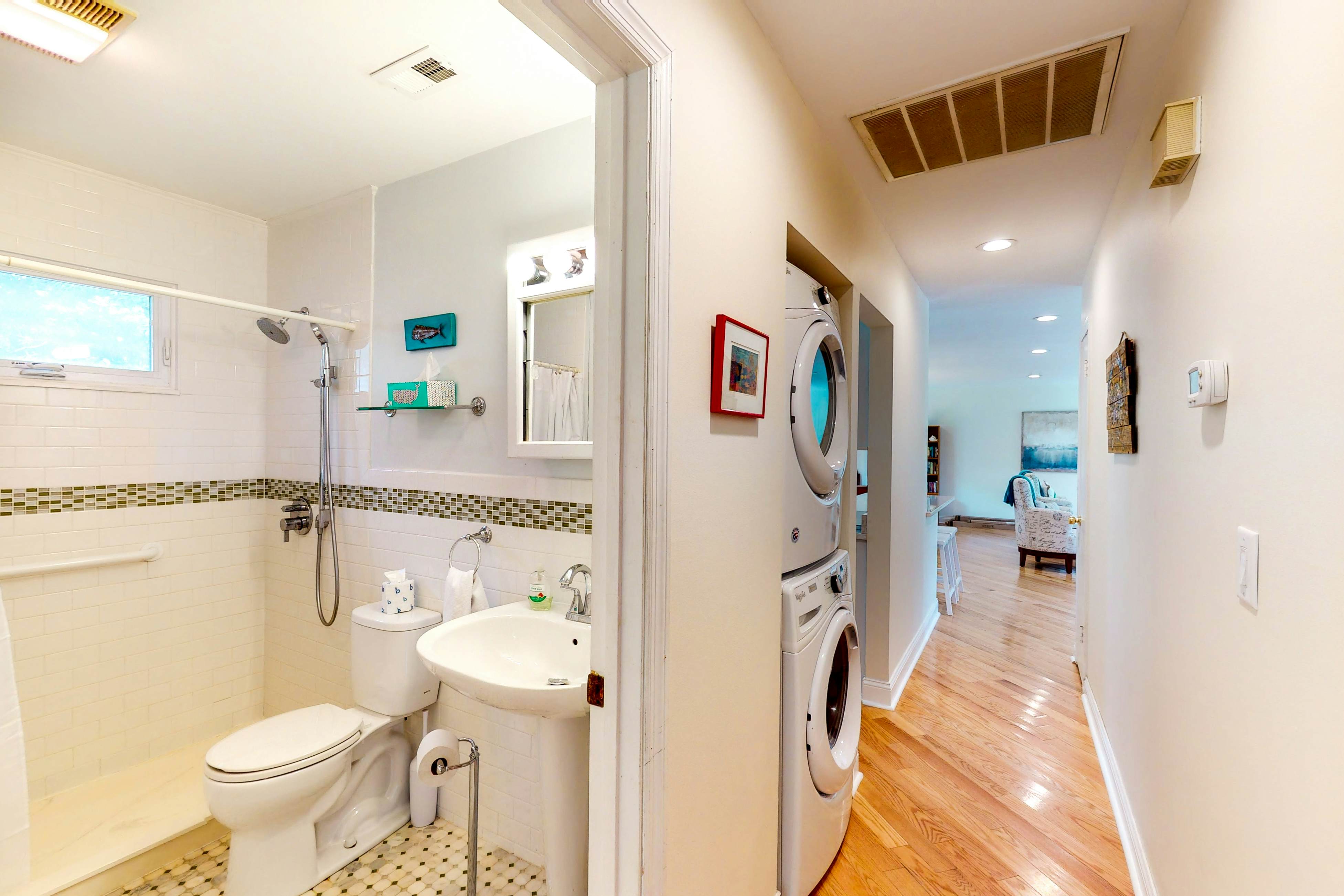 Comfortable dog-friendly home next door to rec center - blocks from beach access