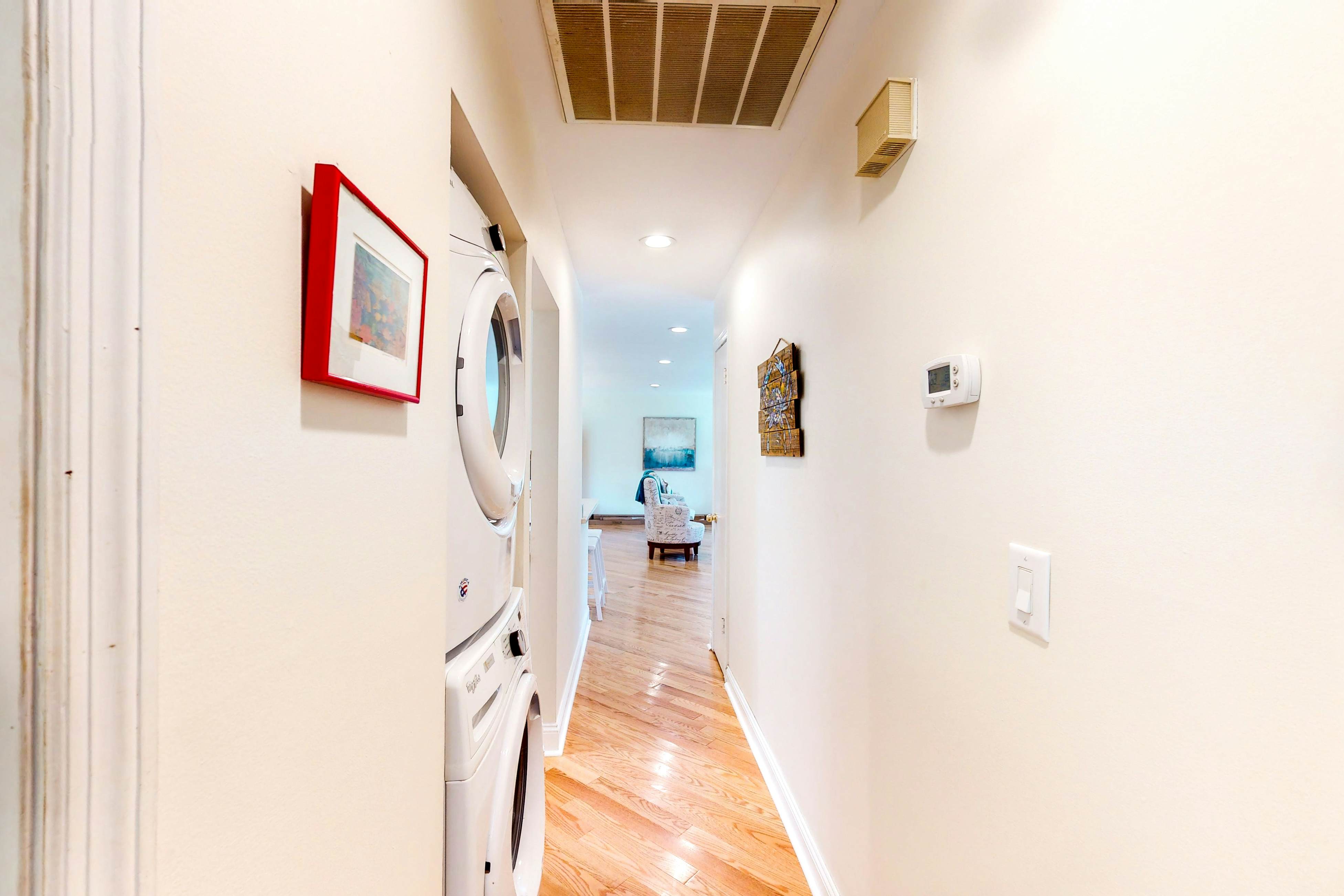 Comfortable dog-friendly home next door to rec center - blocks from beach access