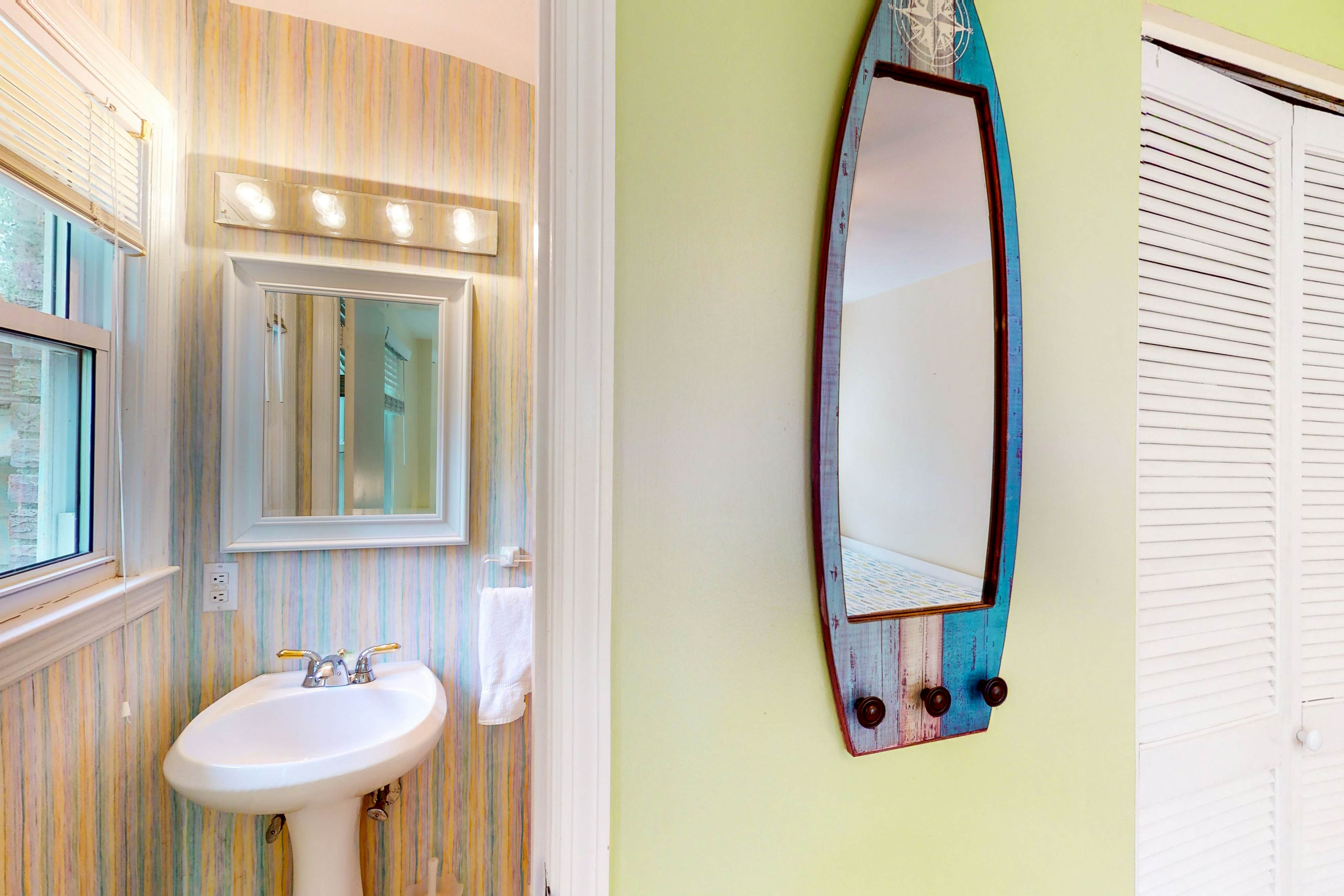 Comfortable dog-friendly home next door to rec center - blocks from beach access