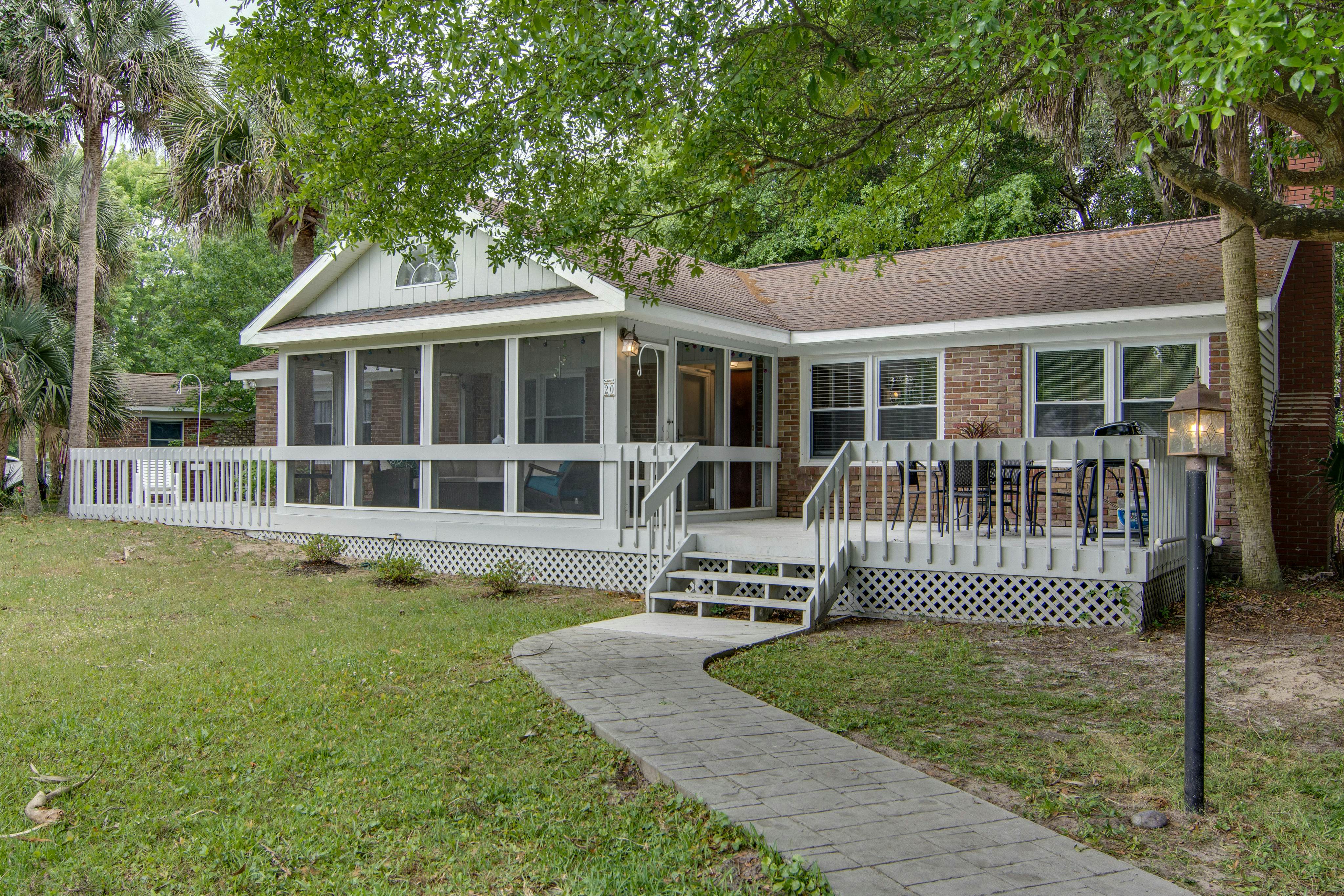 Comfortable dog-friendly home next door to rec center - blocks from beach access