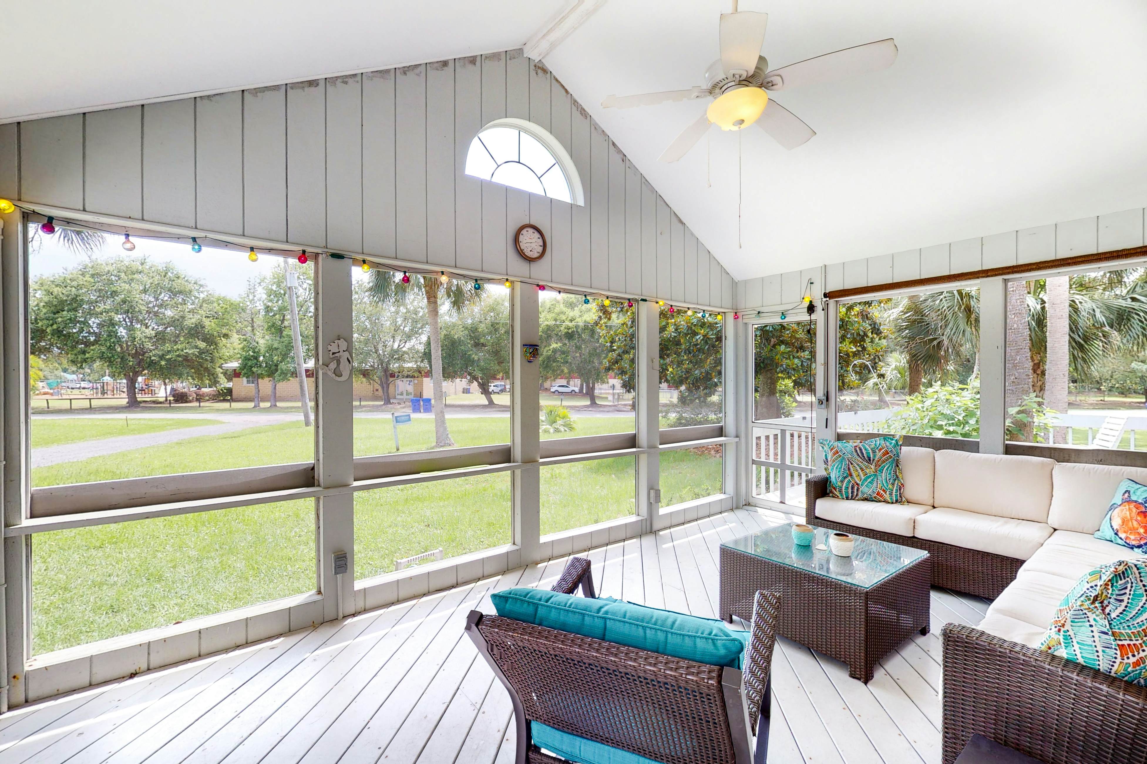 Comfortable dog-friendly home next door to rec center - blocks from beach access