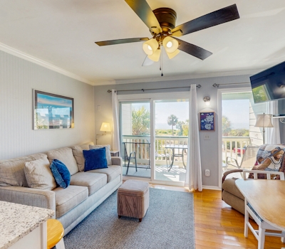 Renovated villa with gorgeous ocean views, pool, grills, & great location