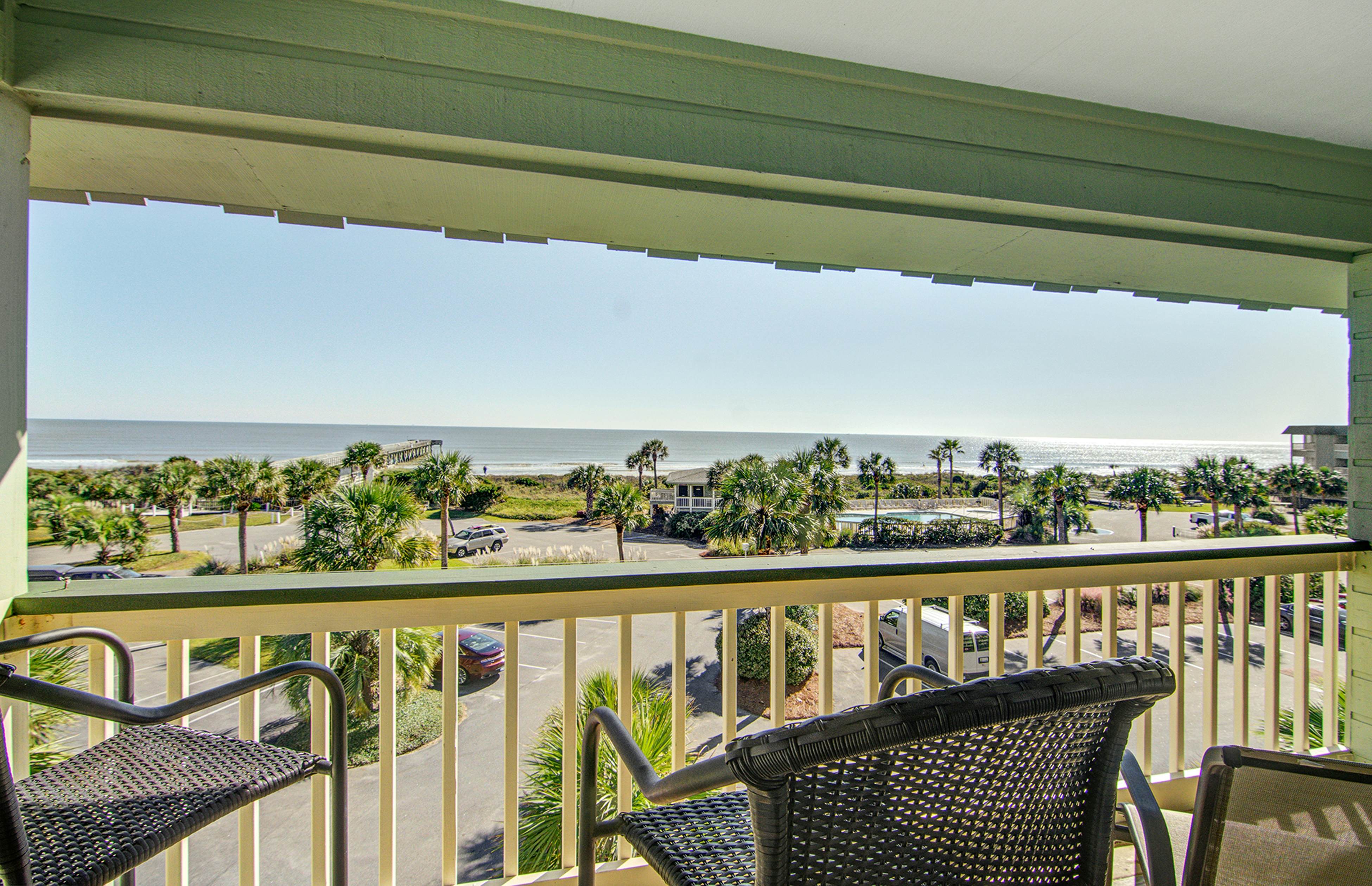 Renovated villa with gorgeous ocean views, pool, grills, & great location