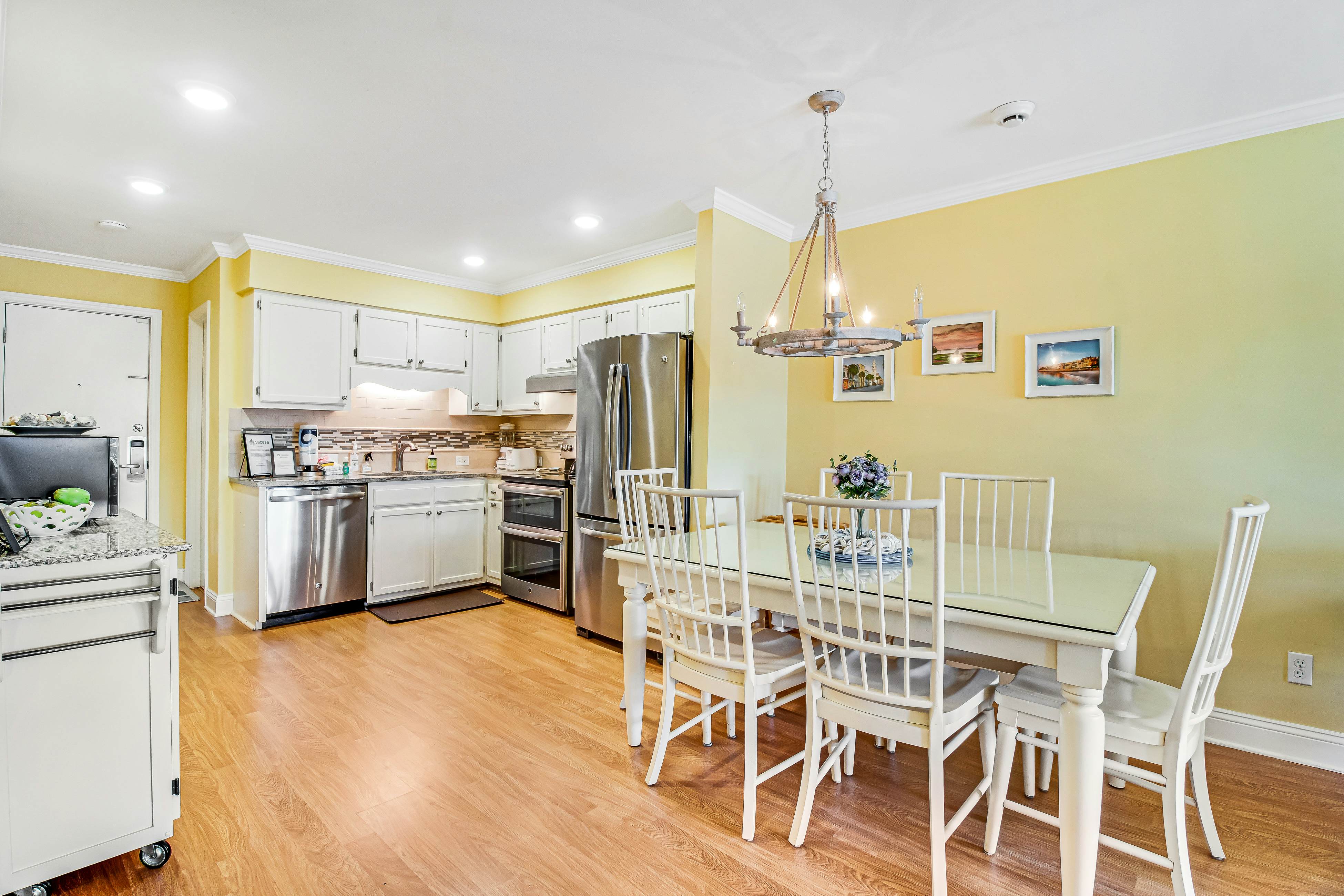 Well-appointed villa w/ community pool, ocean view, free WiFi