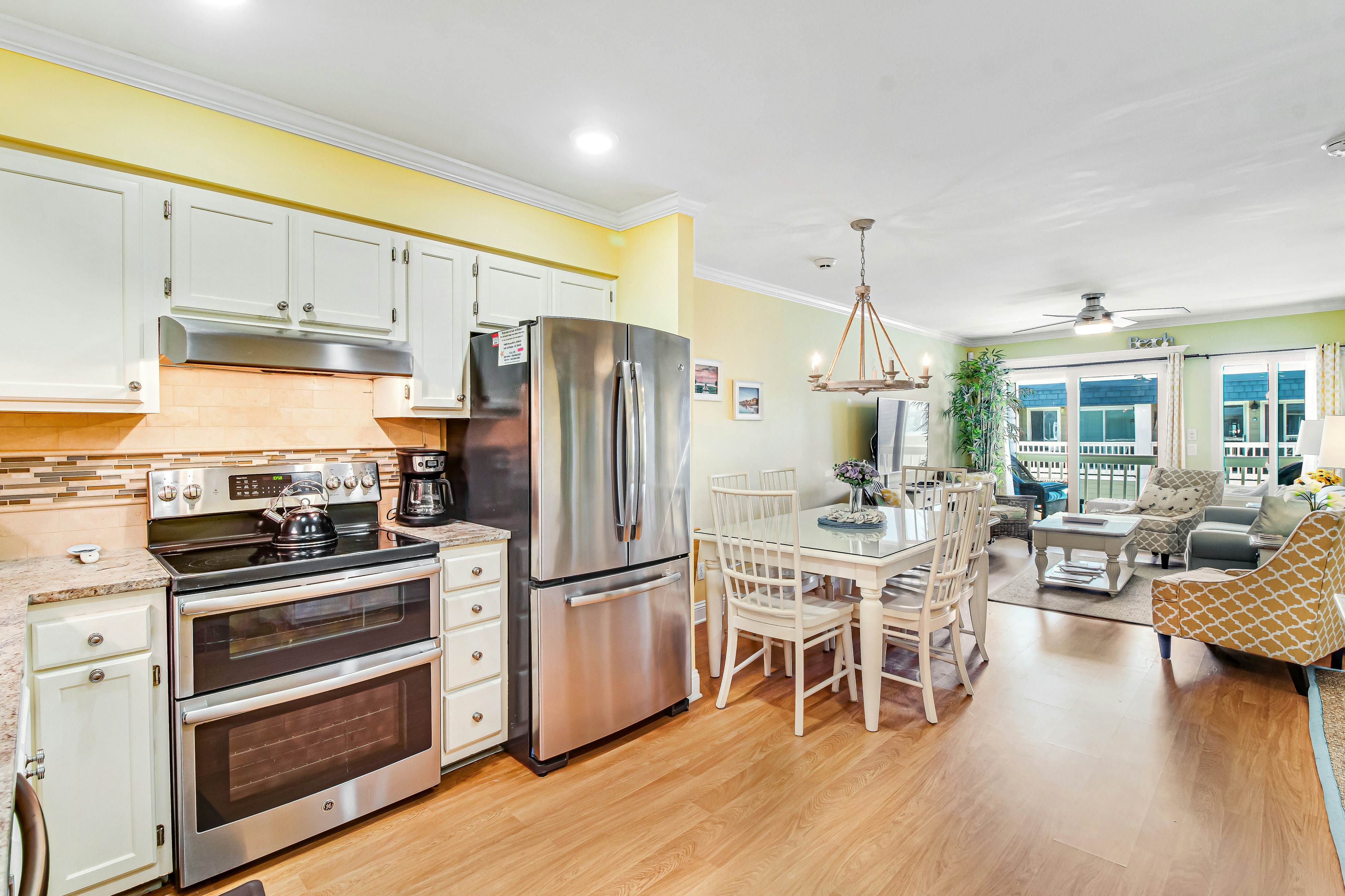 Well-appointed villa w/ community pool, ocean view, free WiFi