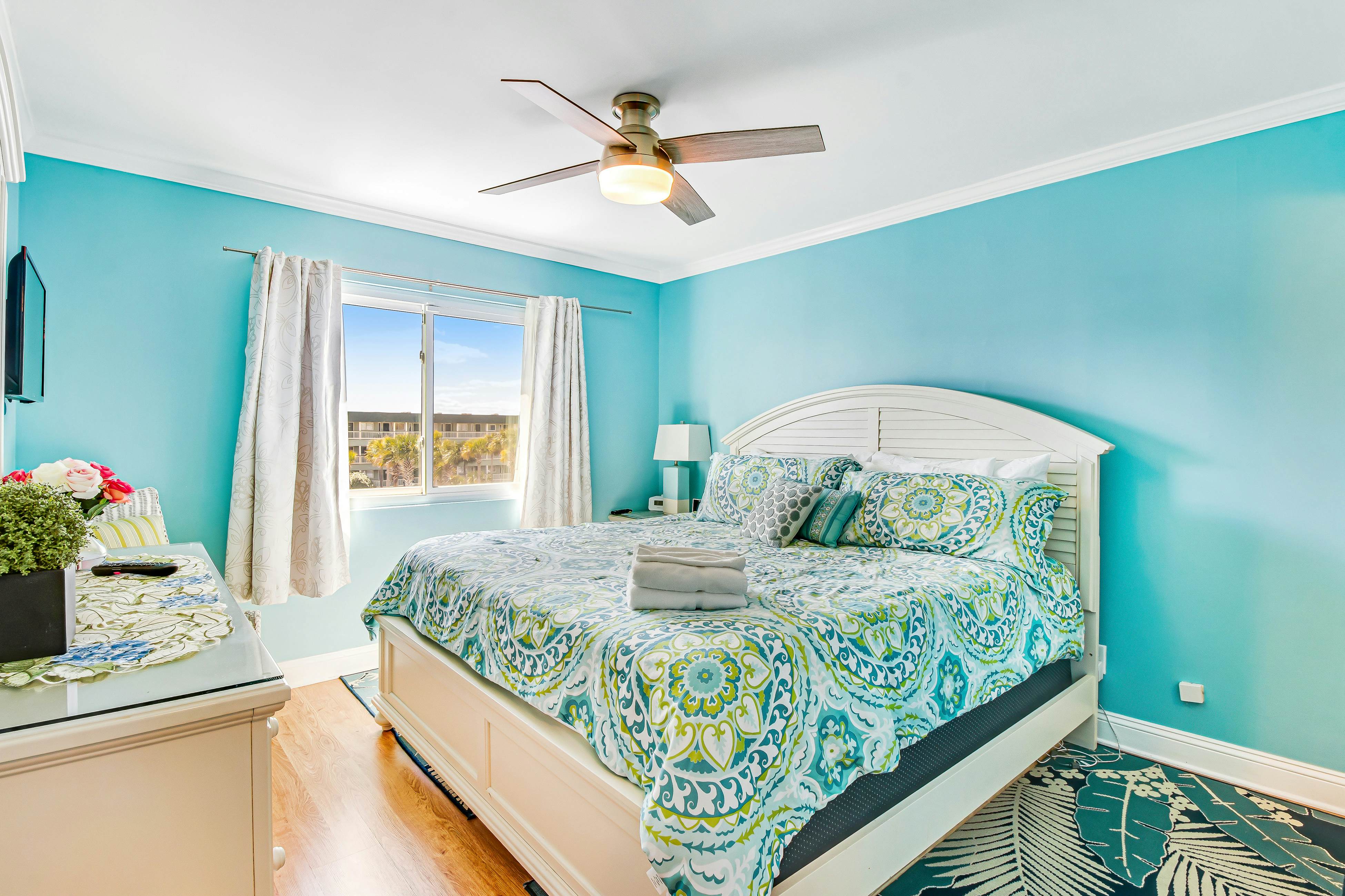 Well-appointed villa w/ community pool, ocean view, free WiFi