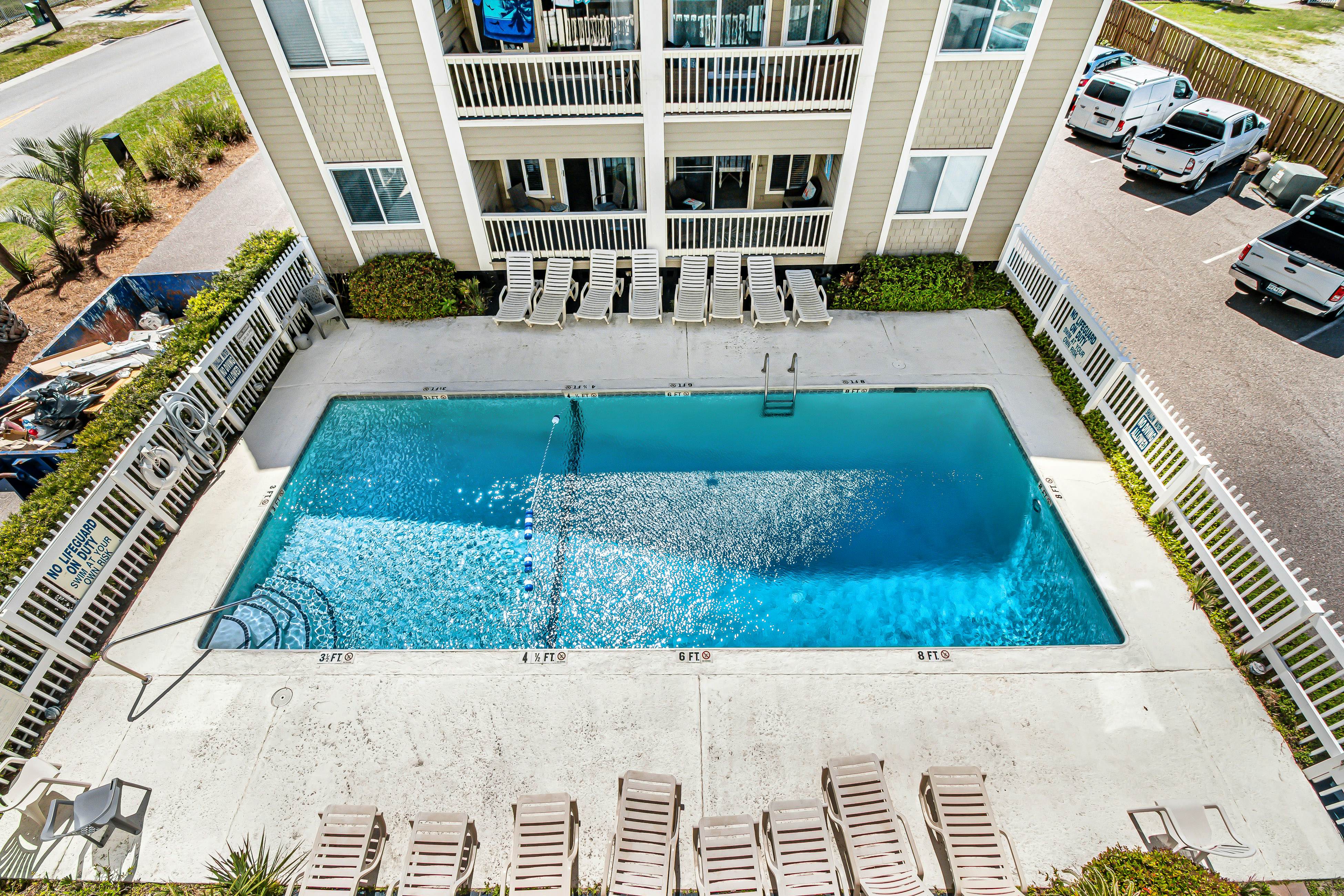 Well-appointed villa w/ community pool, ocean view, free WiFi