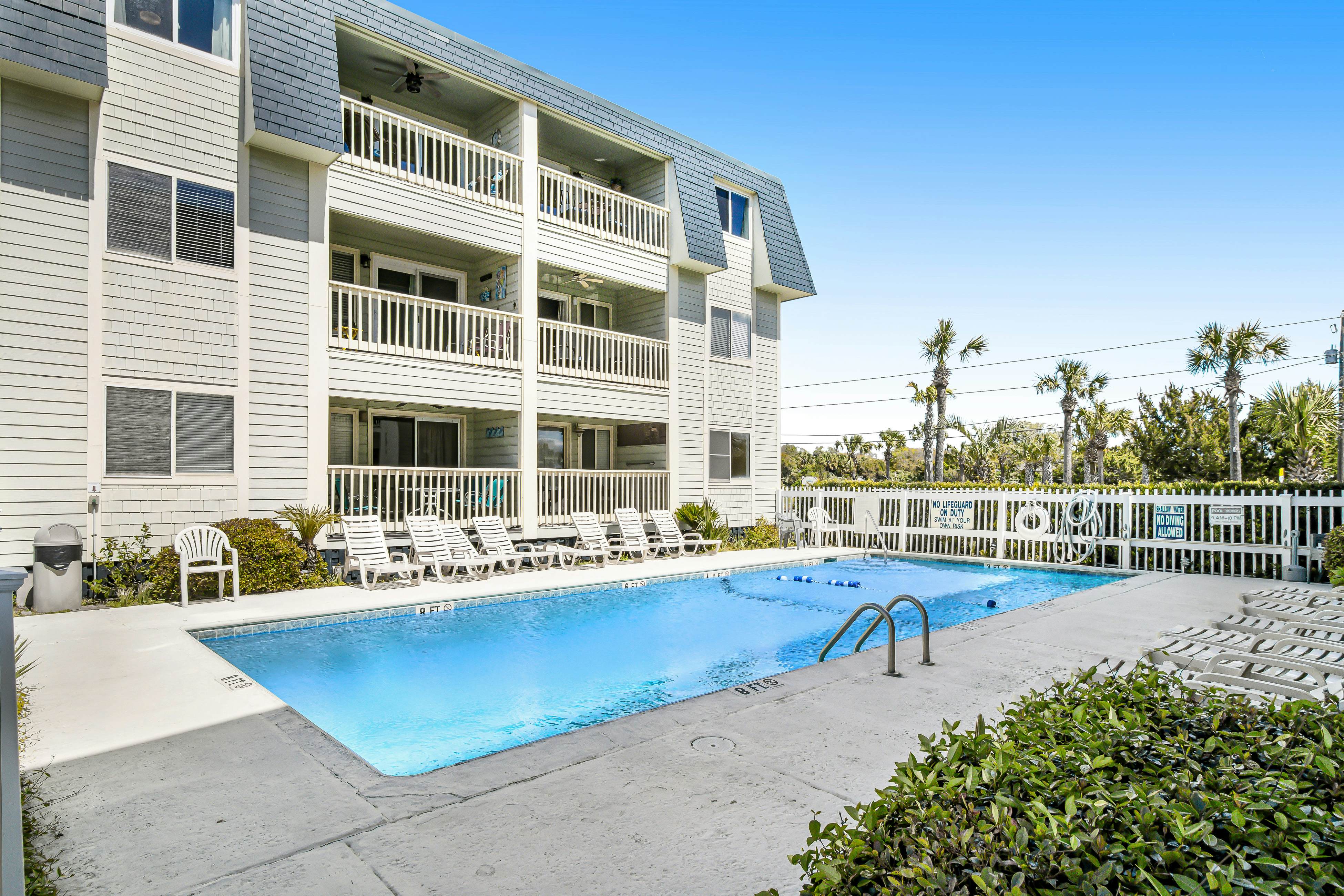 Well-appointed villa w/ community pool, ocean view, free WiFi