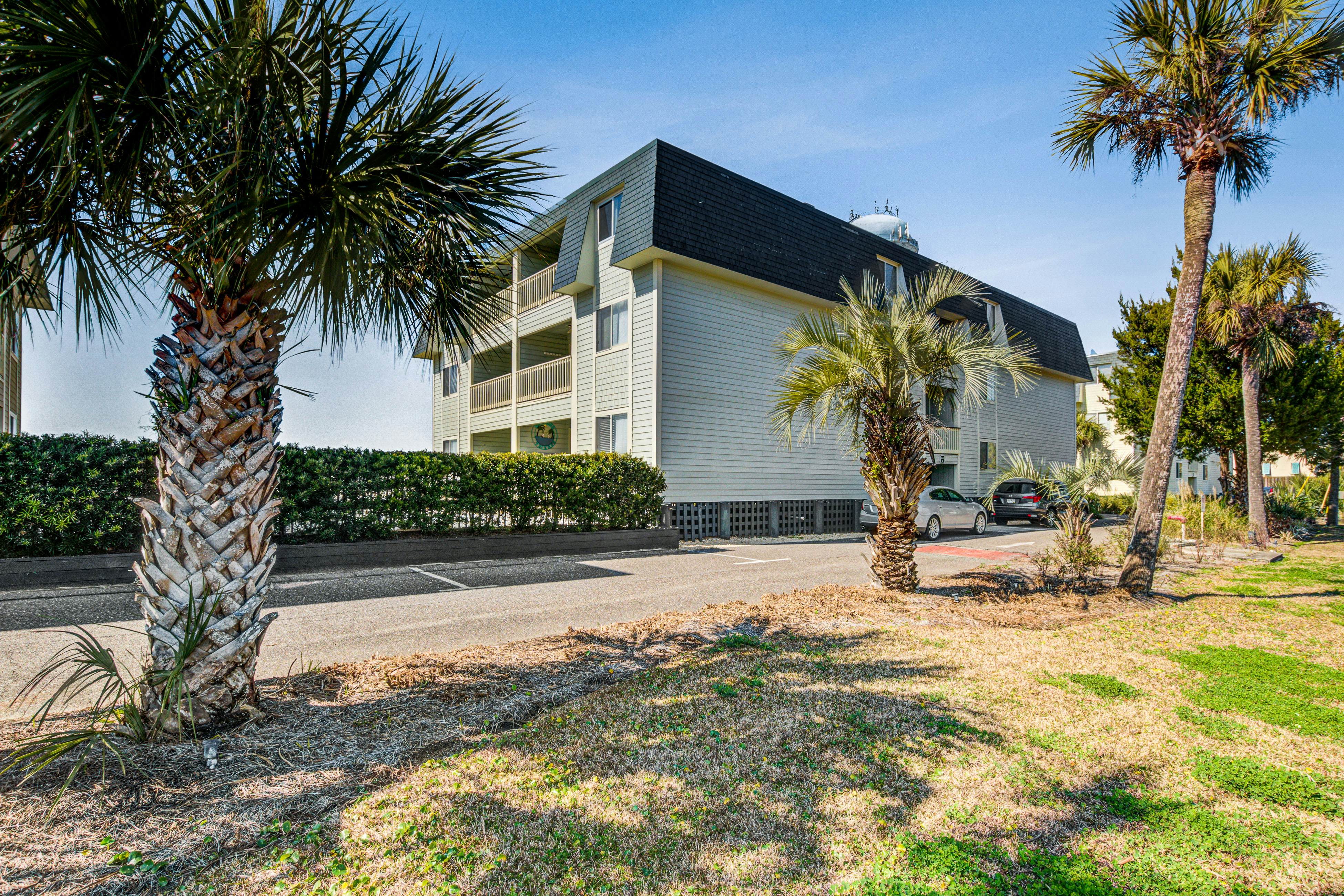 Well-appointed villa w/ community pool, ocean view, free WiFi