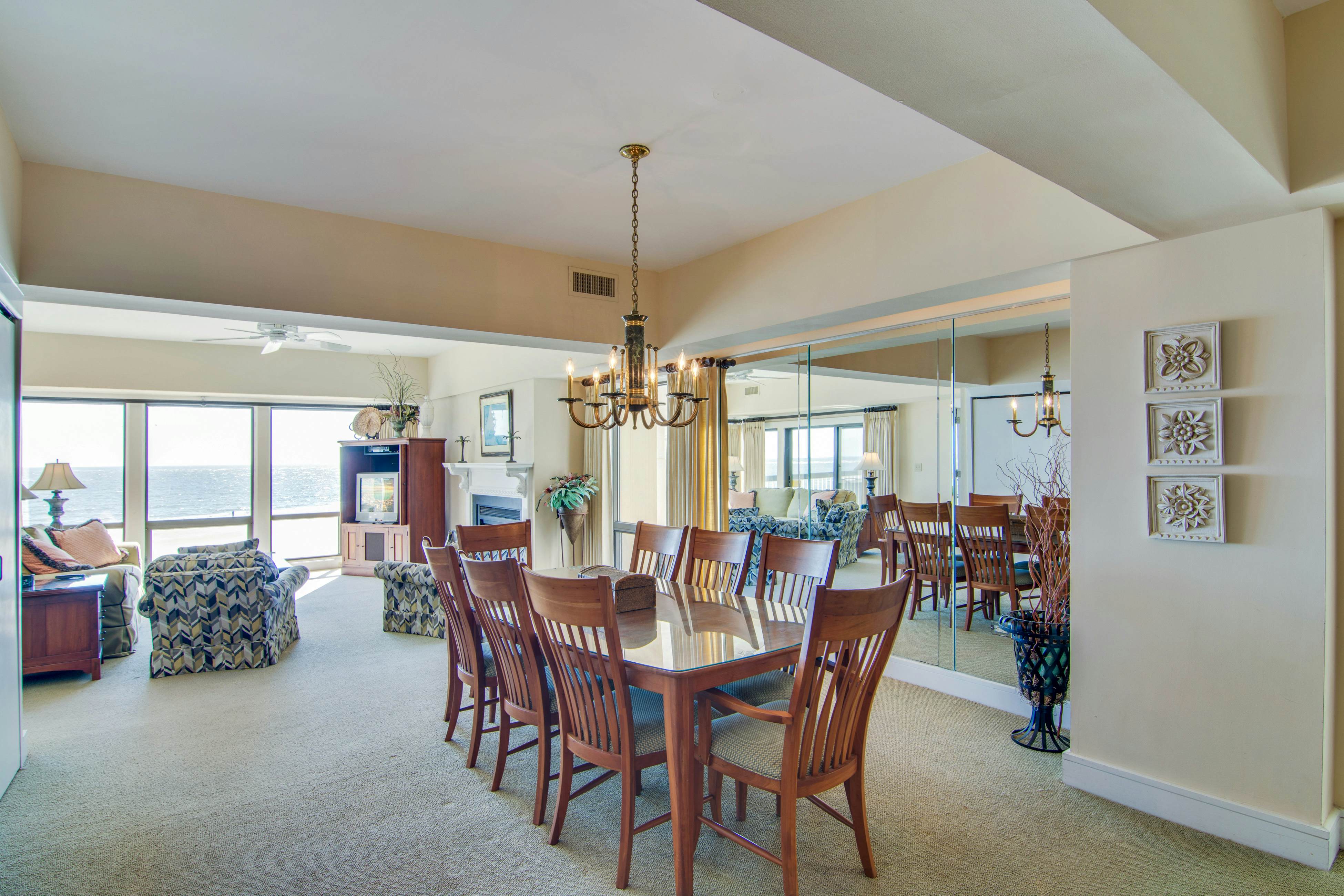 2nd floor oceanfront corner condo with pool, hot tub & basketball