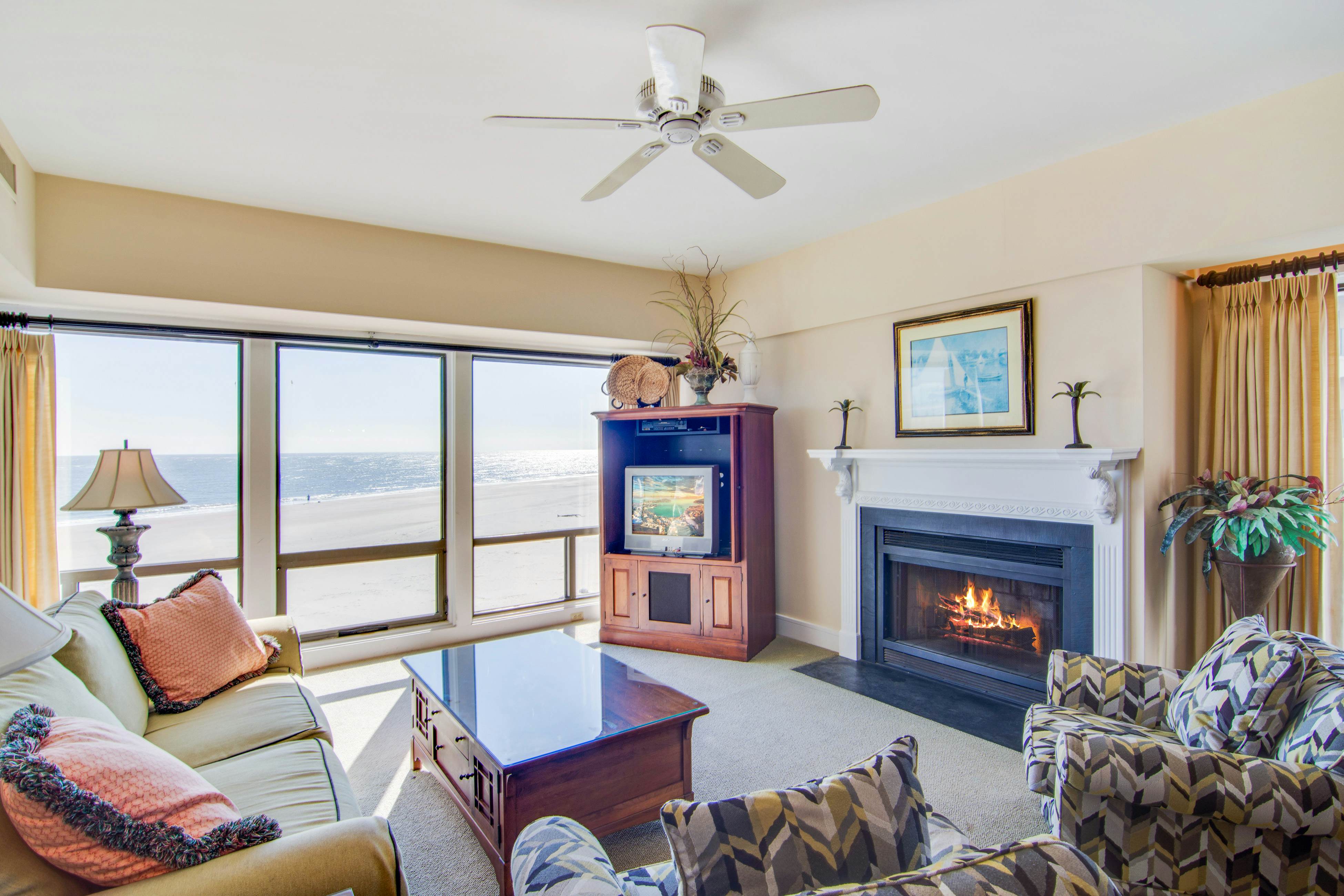 2nd floor oceanfront corner condo with pool, hot tub & basketball
