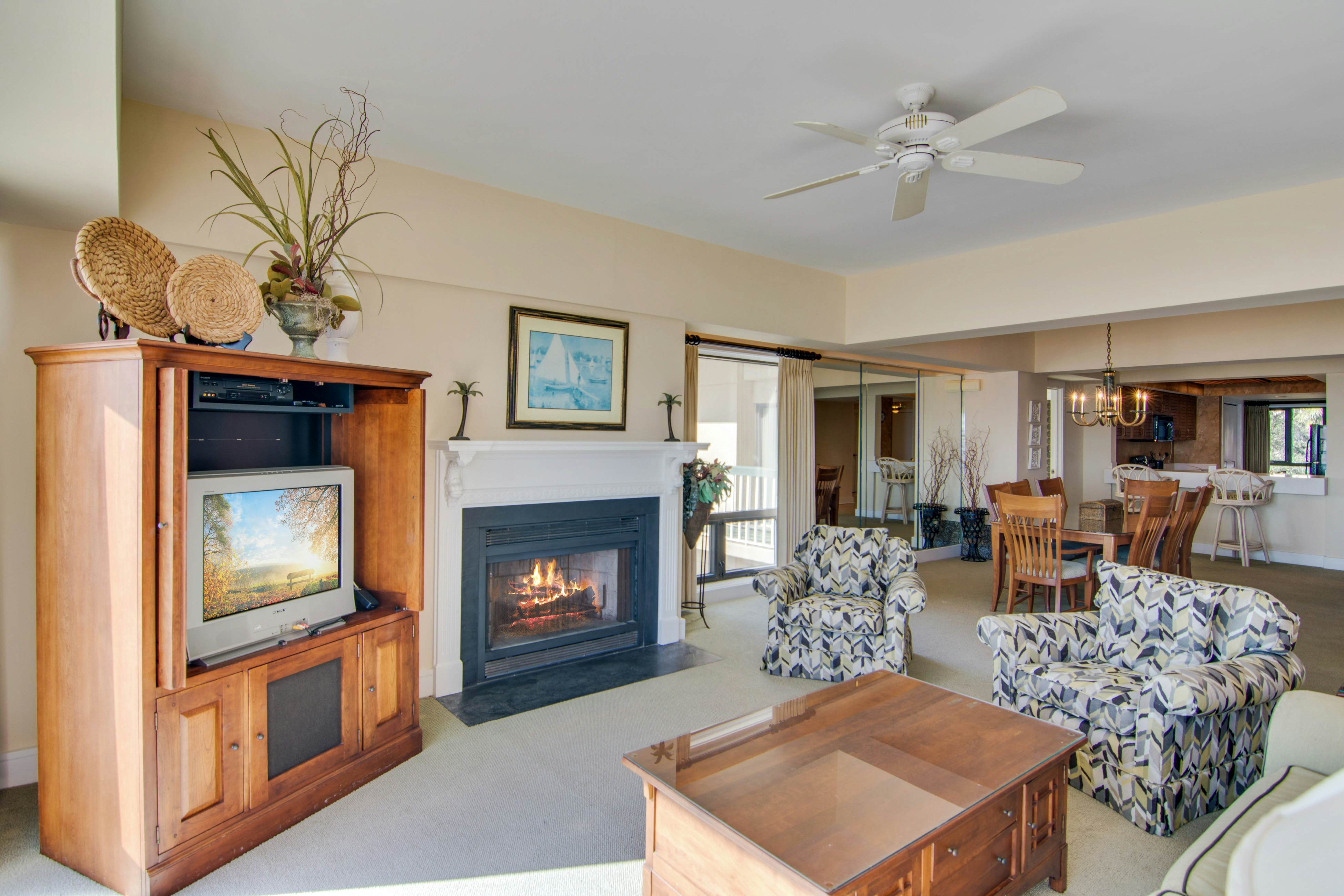 2nd floor oceanfront corner condo with pool, hot tub & basketball