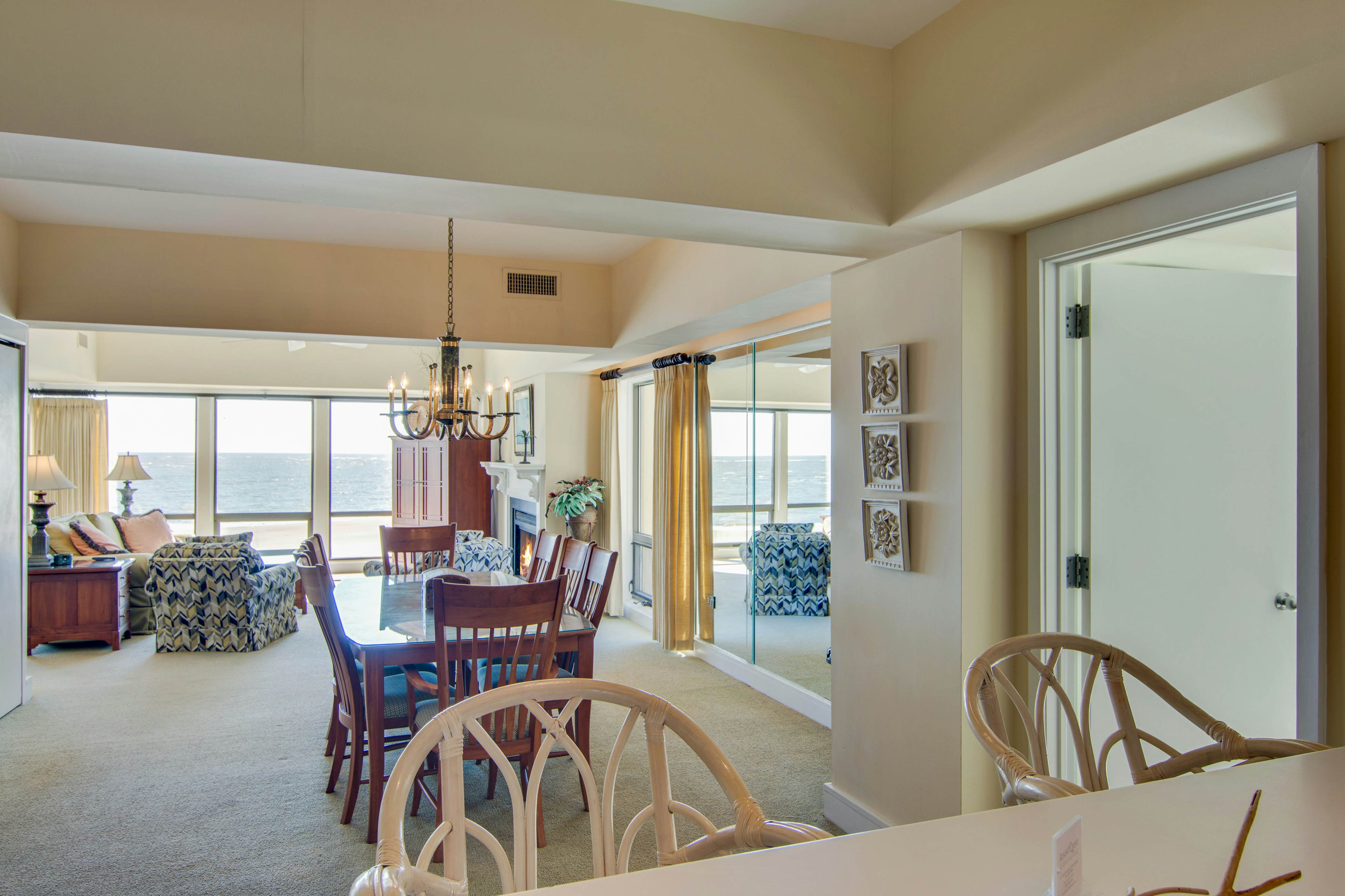 2nd floor oceanfront corner condo with pool, hot tub & basketball