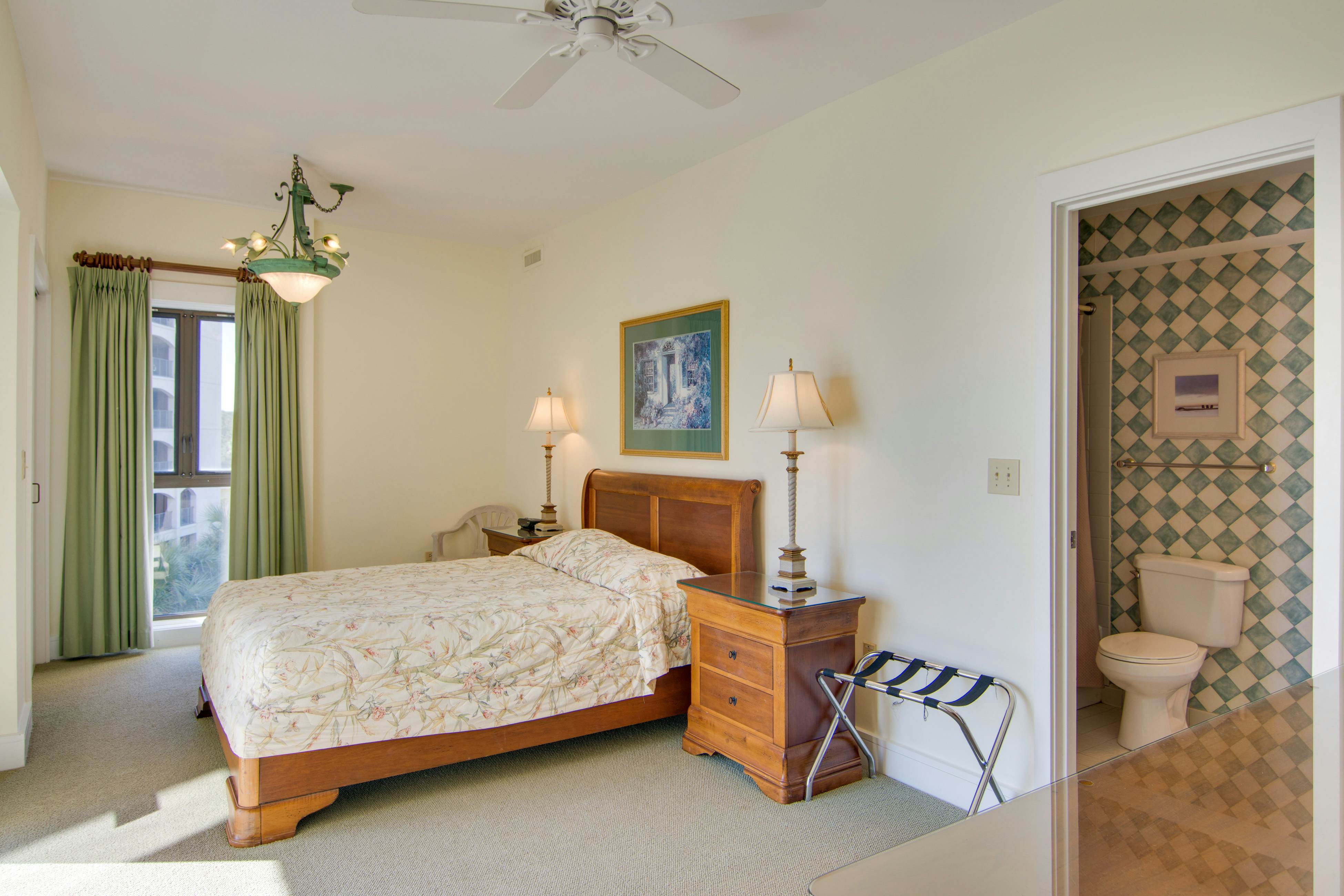 2nd floor oceanfront corner condo with pool, hot tub & basketball