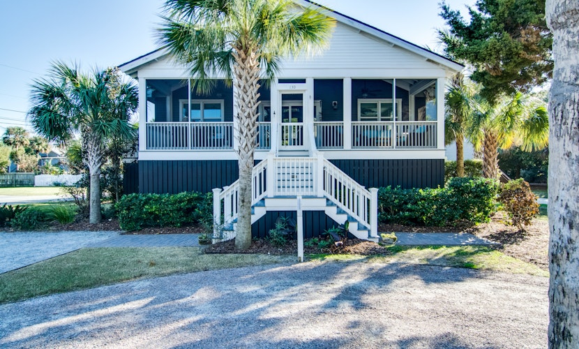 Dog-friendly coastal cottage w/deck & private gas grill - short walk to beach
