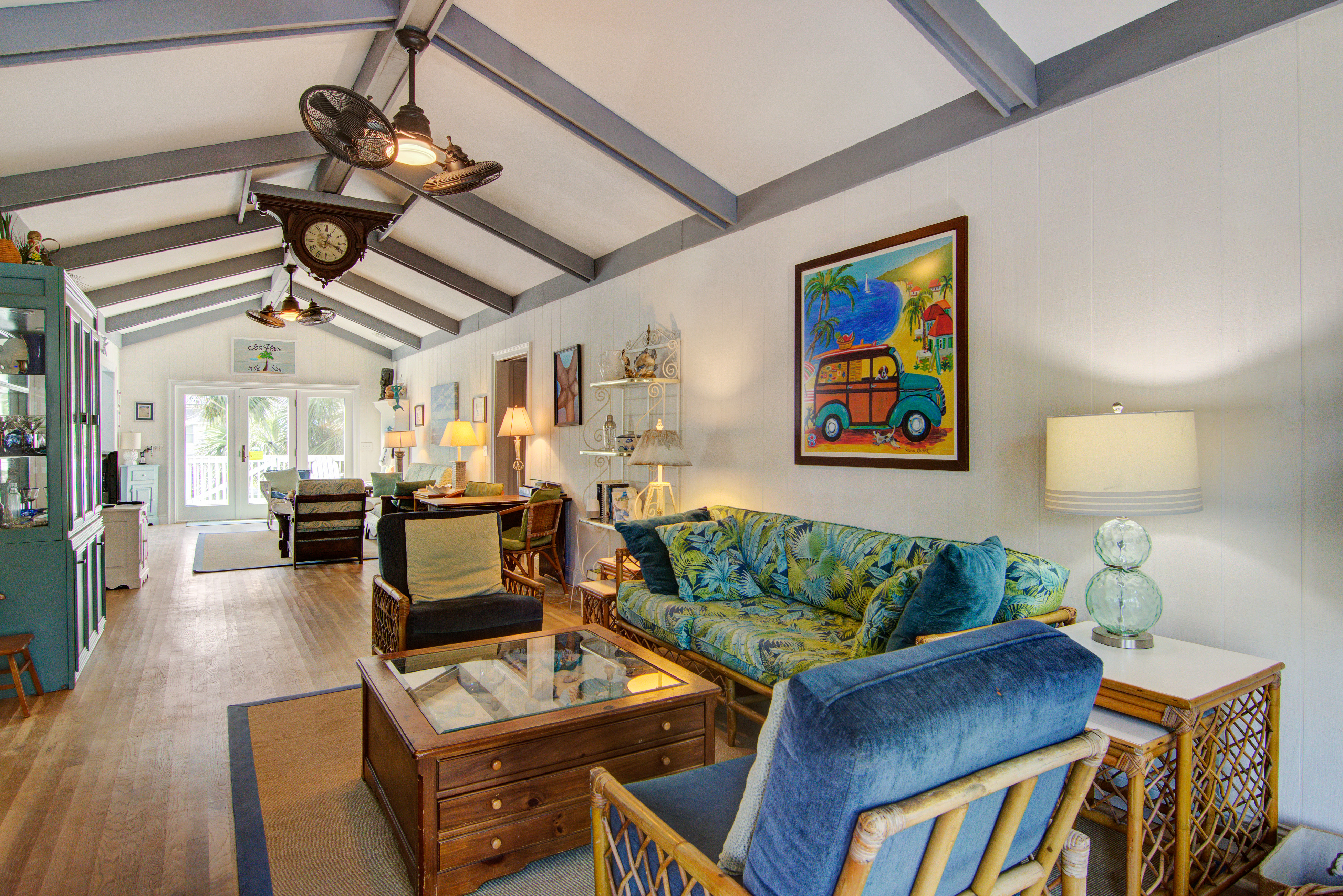 Dog-friendly coastal cottage w/deck & private gas grill - short walk to beach