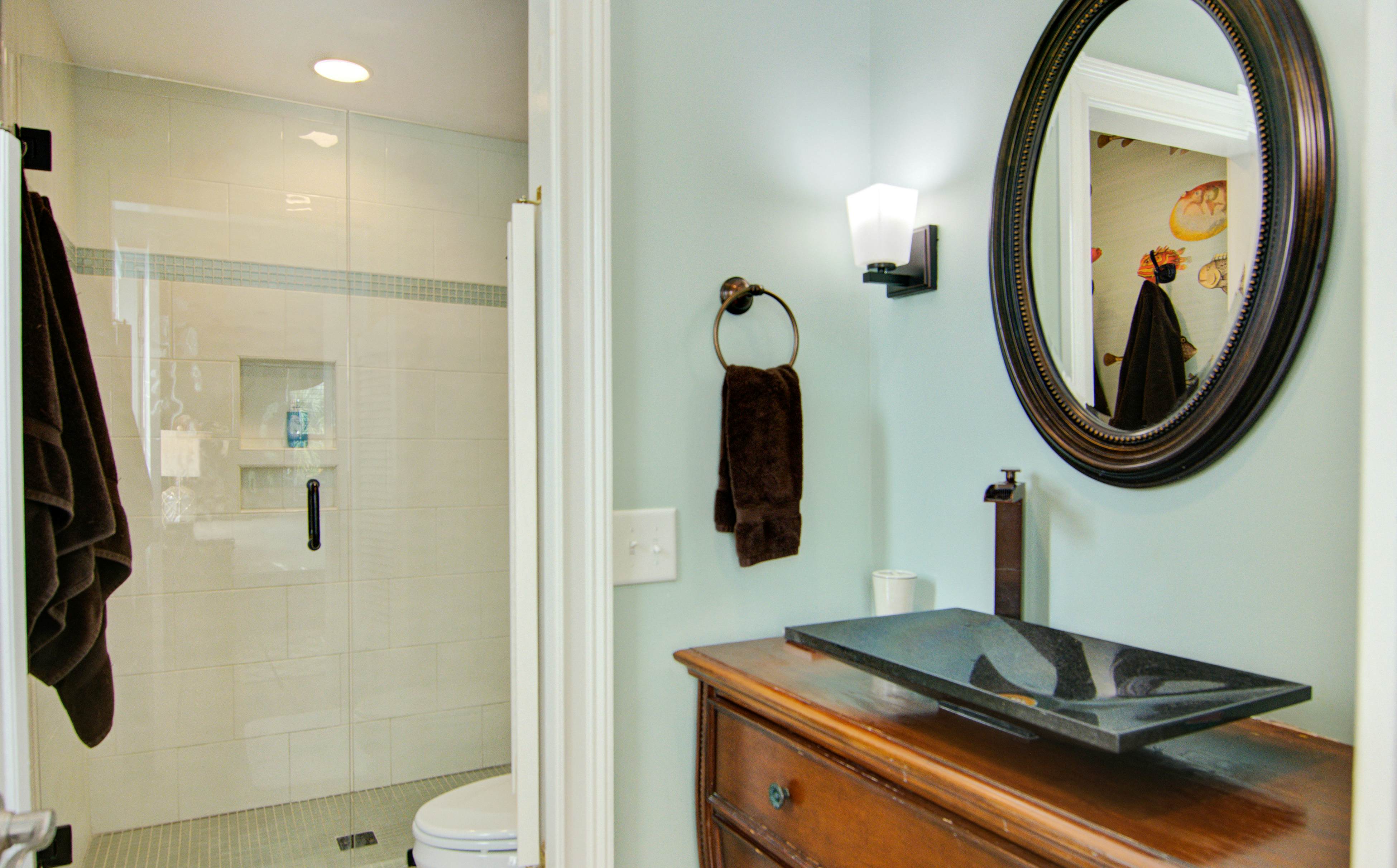 Dog-friendly coastal cottage w/deck & private gas grill - short walk to beach