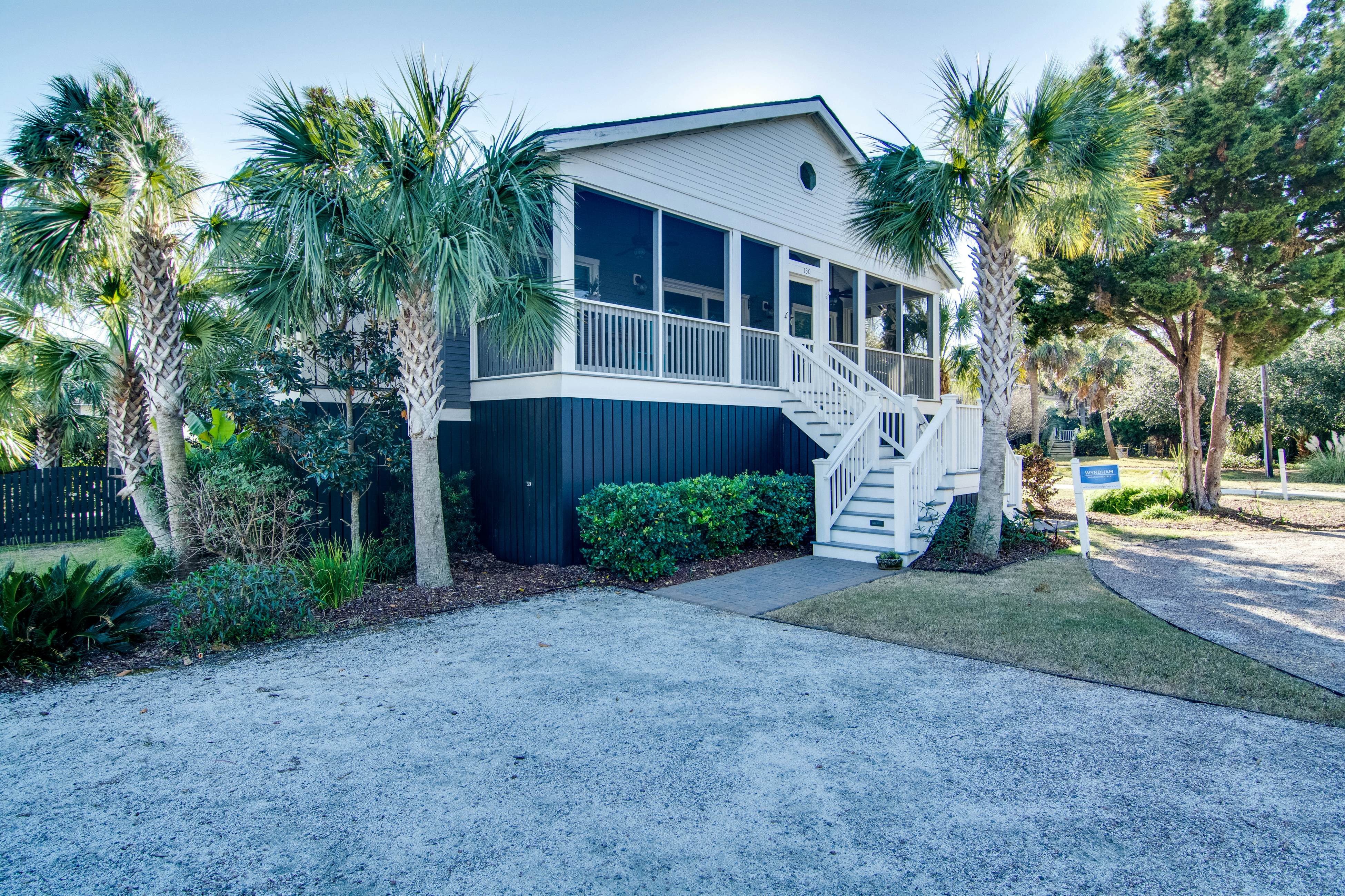 Dog-friendly coastal cottage w/deck & private gas grill - short walk to beach